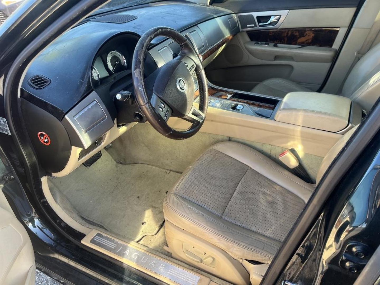 2009 GREEN JAGUAR XF-SERIES Premium Luxury (SAJWA06B99H) with an 4.2L V8 DOHC 32V engine, AUTOMATIC transmission, located at 2303 West Mt. Houston, Houston, 77038, (281) 507-3956, 29.771597, -95.339569 - Photo#2