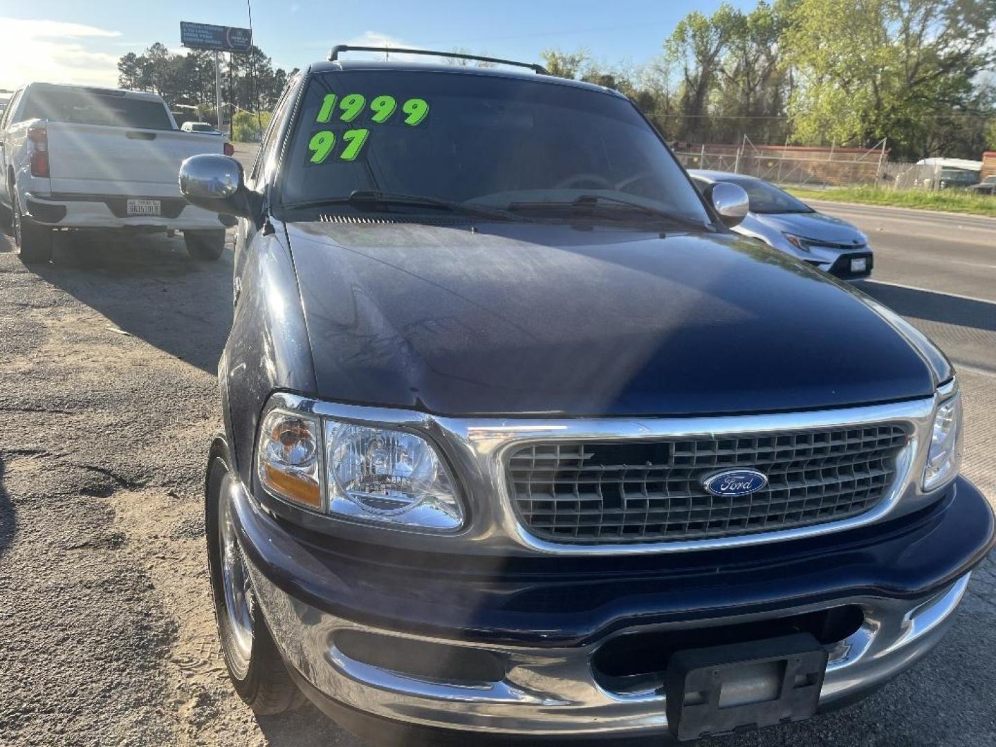1997 BLUE FORD EXPEDITION XLT 2WD (1FMEU1762VL) with an 4.6L V8 SOHC 16V engine, AUTOMATIC transmission, located at 2303 West Mt. Houston, Houston, 77038, (281) 507-3956, 29.771597, -95.339569 - Photo#0