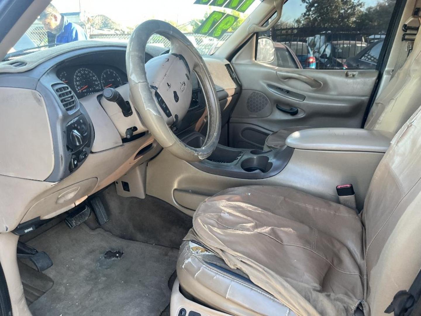 1997 BLUE FORD EXPEDITION XLT 2WD (1FMEU1762VL) with an 4.6L V8 SOHC 16V engine, AUTOMATIC transmission, located at 2303 West Mt. Houston, Houston, 77038, (281) 507-3956, 29.771597, -95.339569 - Photo#2