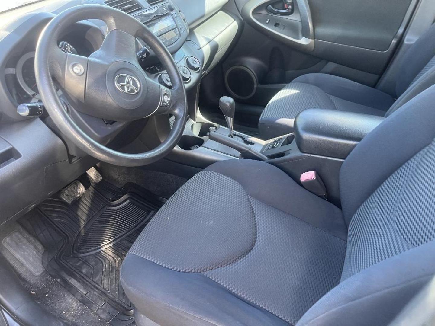 2011 GRAY TOYOTA RAV4 Sport I4 2WD (2T3WF4DV9BW) with an 2.4L L4 DOHC 16V engine, AUTOMATIC transmission, located at 2303 West Mt. Houston, Houston, 77038, (281) 507-3956, 29.771597, -95.339569 - Photo#4