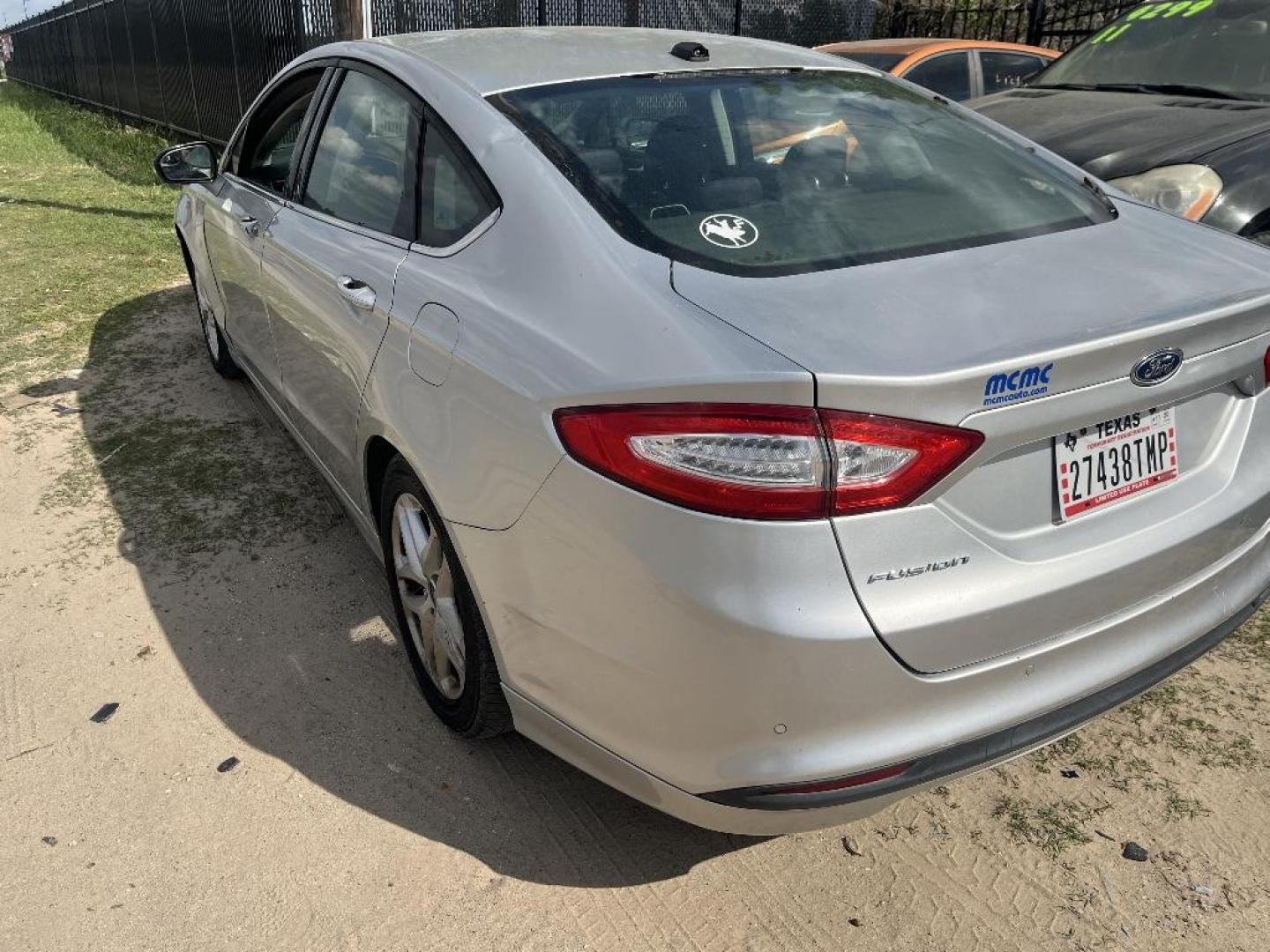 2014 GRAY FORD FUSION SE (3FA6P0H70ER) with an 2.5L L4 DOHC 16V engine, AUTOMATIC transmission, located at 2303 West Mt. Houston, Houston, 77038, (281) 507-3956, 29.771597, -95.339569 - Photo#2