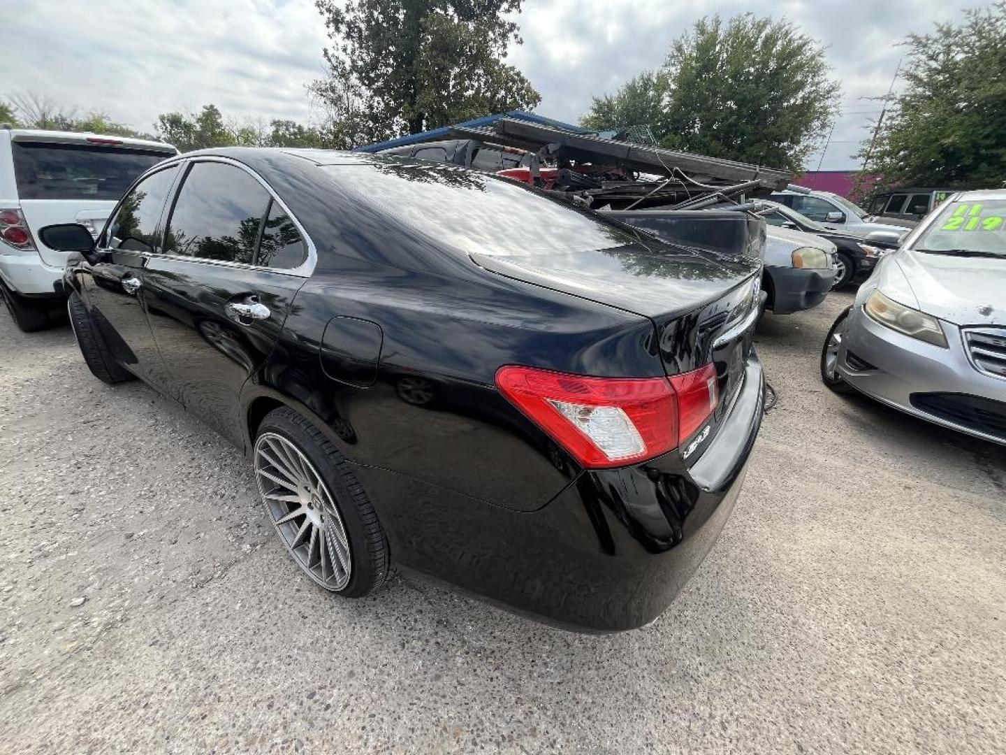 2009 BLACK LEXUS ES 350 Sedan (JTHBJ46G492) with an 3.5L V6 DOHC 24V engine, AUTOMATIC transmission, located at 2303 West Mt. Houston, Houston, 77038, (281) 507-3956, 29.771597, -95.339569 - Photo#1