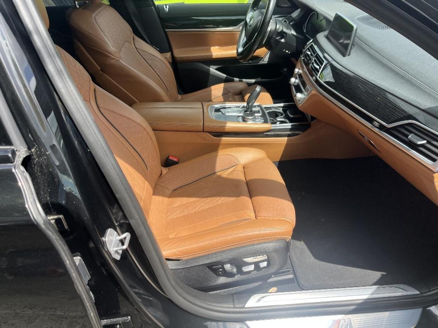 2019 BLACK BMW 7-SERIES 750i (WBA7F0C58KG) with an 4.8L V8 DOHC 32V engine, AUTOMATIC transmission, located at 2303 West Mt. Houston, Houston, 77038, (281) 507-3956, 29.771597, -95.339569 - Photo#2