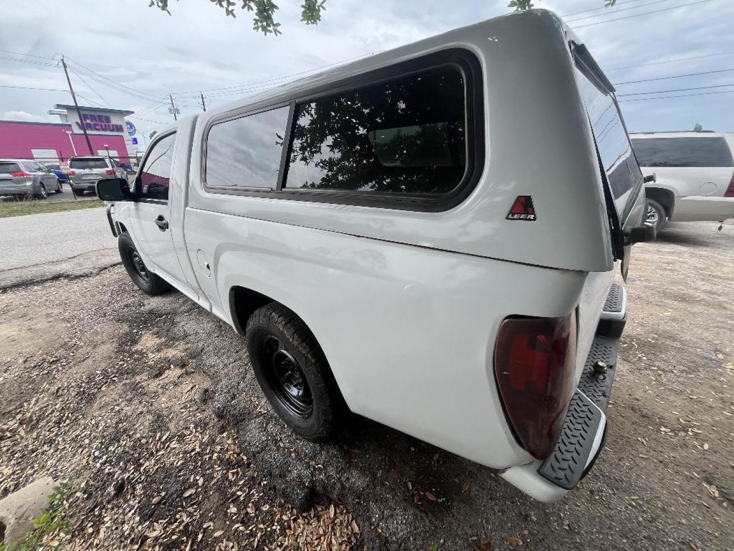 2012 WHITE CHEVROLET COLORADO Work Truck 2WD (1GCCSBF90C8) with an 2.9L L4 DOHC 16V engine, AUTOMATIC transmission, located at 2303 West Mt. Houston, Houston, 77038, (281) 507-3956, 29.771597, -95.339569 - Photo#1