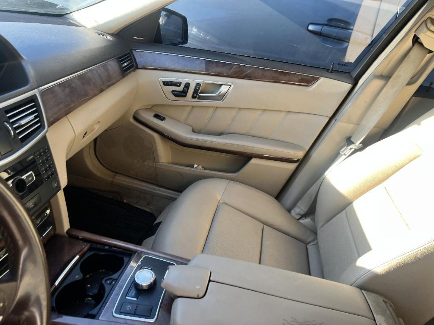 2013 BROWN MERCEDES-BENZ E-CLASS E350 Sedan (WDDHF5KB0DA) with an 3.5L V6 DOHC 24V engine, AUTOMATIC transmission, located at 2303 West Mt. Houston, Houston, 77038, (281) 507-3956, 29.771597, -95.339569 - Photo#4