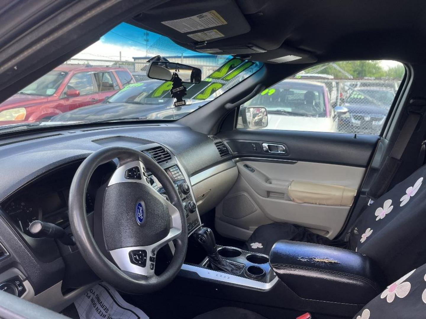 2012 WHITE FORD EXPLORER Base FWD (1FMHK7B89CG) with an 3.5L V6 DOHC 24V engine, AUTOMATIC transmission, located at 2303 West Mt. Houston, Houston, 77038, (281) 507-3956, 29.771597, -95.339569 - Photo#2