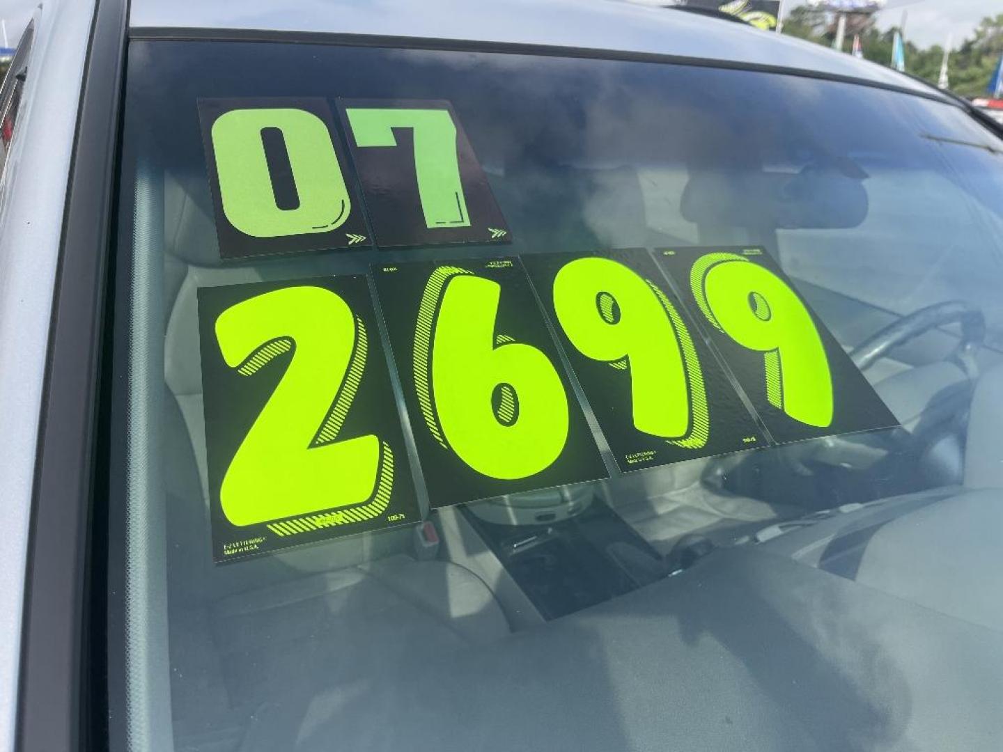 2007 GRAY ACURA MDX Base (2HNYD28217H) with an 3.7L V6 SOHC 24V engine, AUTOMATIC transmission, located at 2303 West Mt. Houston, Houston, 77038, (281) 507-3956, 29.771597, -95.339569 - Photo#1