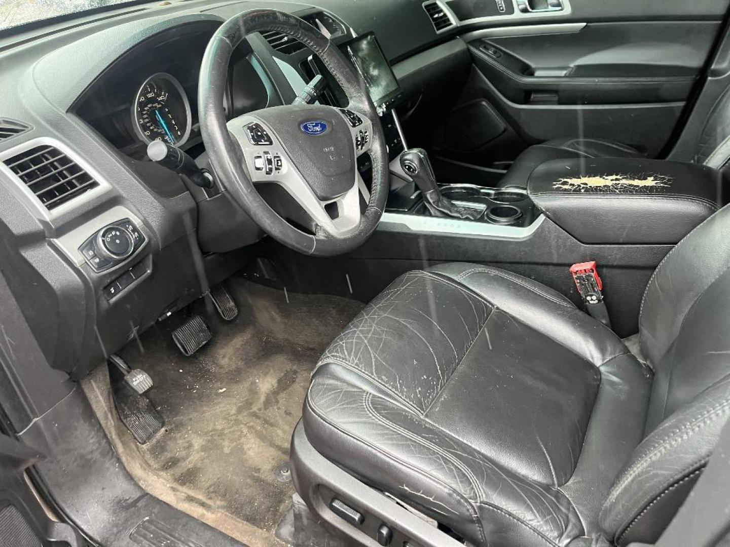 2015 GRAY FORD EXPLORER XLT FWD (1FM5K7D83FG) with an 3.5L V6 DOHC 24V engine, AUTOMATIC transmission, located at 2303 West Mt. Houston, Houston, 77038, (281) 507-3956, 29.771597, -95.339569 - Photo#2