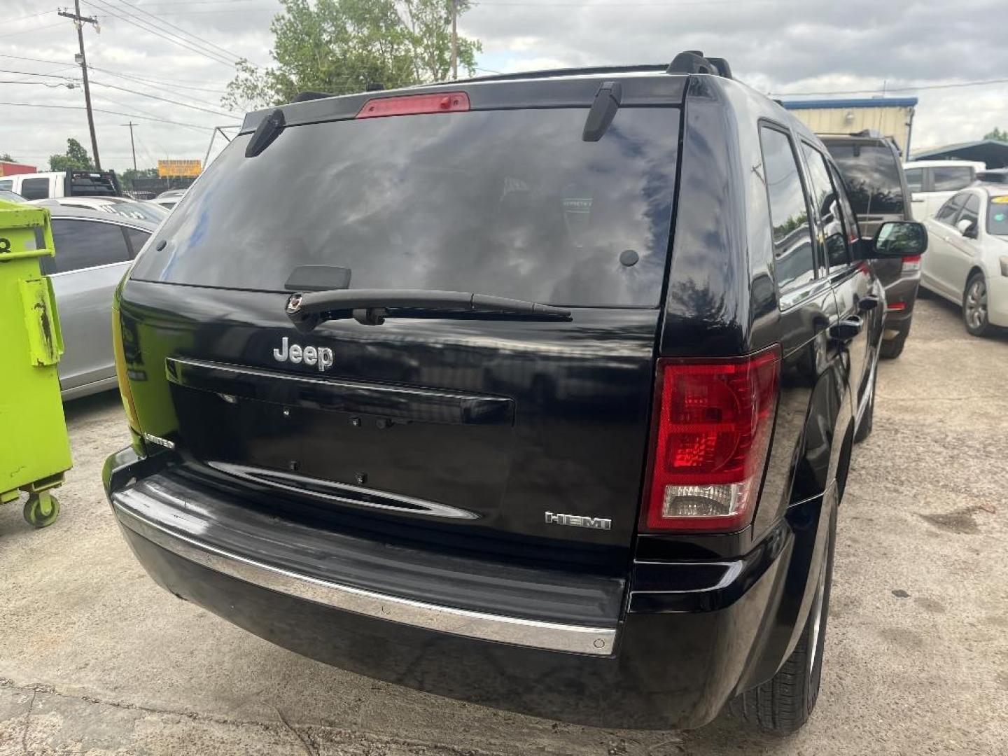 2007 BLACK JEEP GRAND CHEROKEE Limited 2WD (1J8HS58217C) with an 5.7L V8 OHV 16V engine, AUTOMATIC transmission, located at 2303 West Mt. Houston, Houston, 77038, (281) 507-3956, 29.771597, -95.339569 - Photo#1