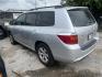 2009 GRAY TOYOTA HIGHLANDER Base 2WD (JTEDS41A492) with an 3.5L V6 DOHC 24V engine, AUTOMATIC transmission, located at 2303 West Mt. Houston, Houston, 77038, (281) 507-3956, 29.771597, -95.339569 - Photo#2