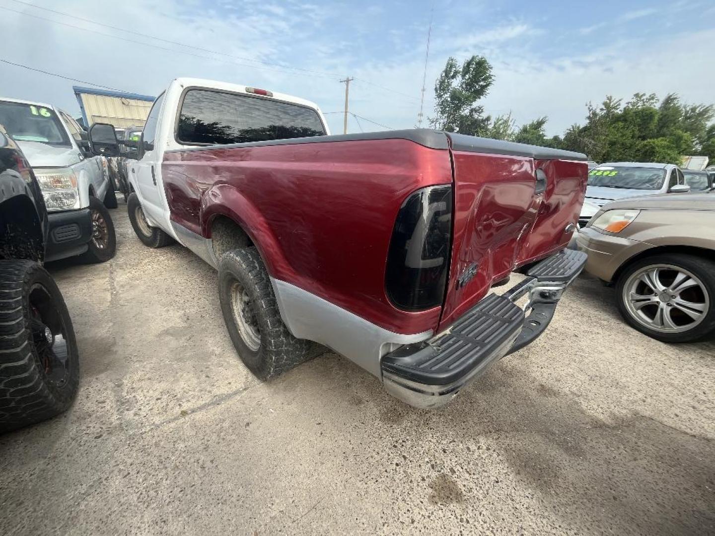2003 WHITE FORD F-250 SD King Ranch Long Bed 2WD (1FTNF20L53E) with an 5.4L V8 SOHC 16V engine, AUTOMATIC transmission, located at 2303 West Mt. Houston, Houston, 77038, (281) 507-3956, 29.771597, -95.339569 - Photo#2
