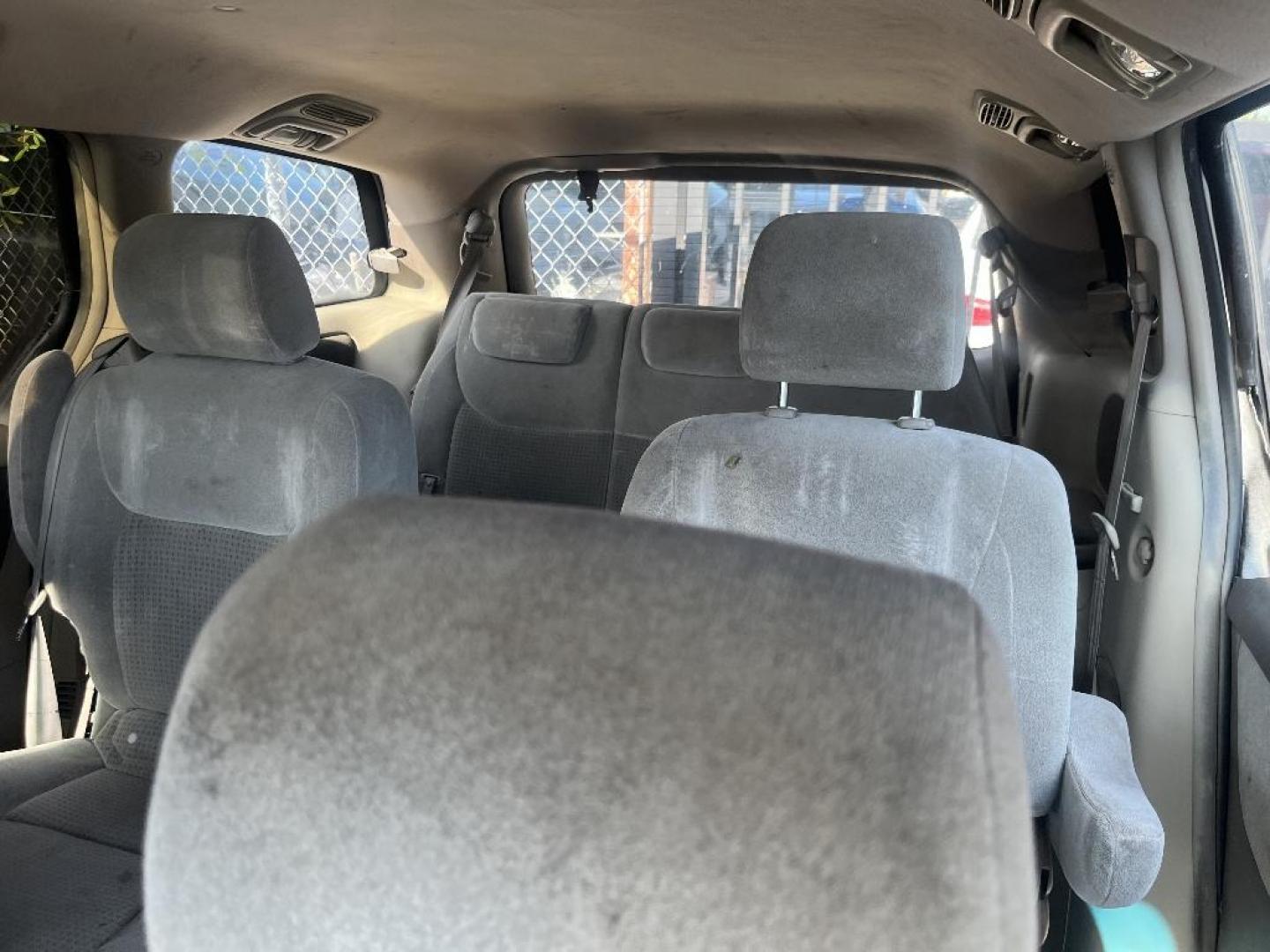 2006 WHITE TOYOTA SIENNA LE 7-Passenger (5TDZA23C86S) with an 3.3L V6 DOHC 24V engine, AUTOMATIC transmission, located at 2303 West Mt. Houston, Houston, 77038, (281) 507-3956, 29.771597, -95.339569 - Photo#2