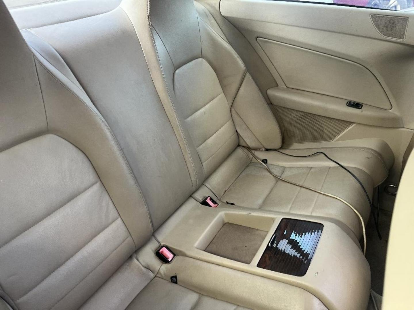 2012 WHITE MERCEDES-BENZ E-CLASS E350 Coupe (WDDKJ5KB2CF) with an 3.5L V6 DOHC 24V engine, AUTOMATIC transmission, located at 2303 West Mt. Houston, Houston, 77038, (281) 507-3956, 29.771597, -95.339569 - Photo#3