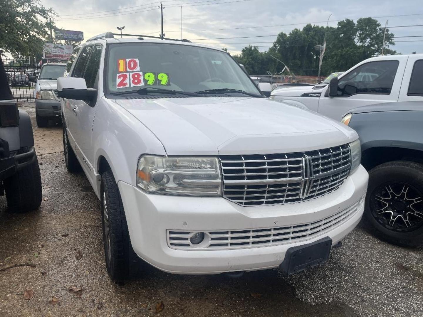 2010 WHITE LINCOLN NAVIGATOR 2WD (5LMJJ2H54AE) with an 5.4L V8 SOHC 24V engine, AUTOMATIC transmission, located at 2303 West Mt. Houston, Houston, 77038, (281) 507-3956, 29.771597, -95.339569 - Photo#0