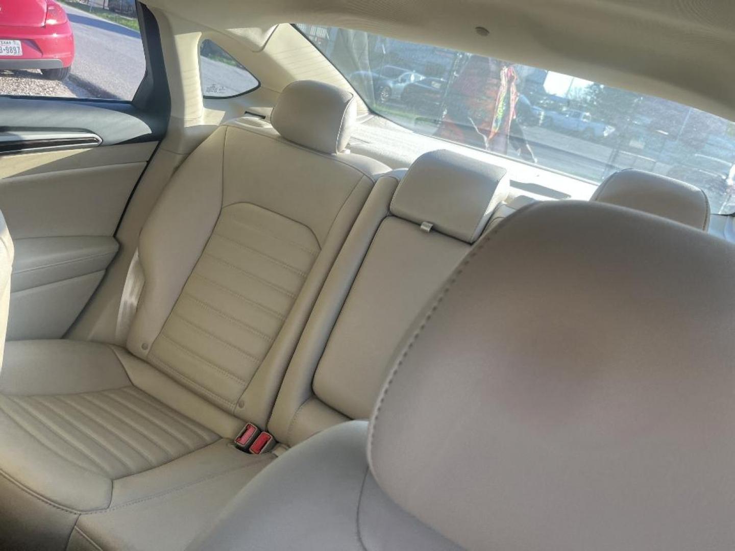 2014 GRAY FORD FUSION HYBRID SE (3FA6P0LU8ER) with an 2.0L L4 DOHC 16V HYBRID engine, AUTOMATIC transmission, located at 2303 West Mt. Houston, Houston, 77038, (281) 507-3956, 29.771597, -95.339569 - Photo#3
