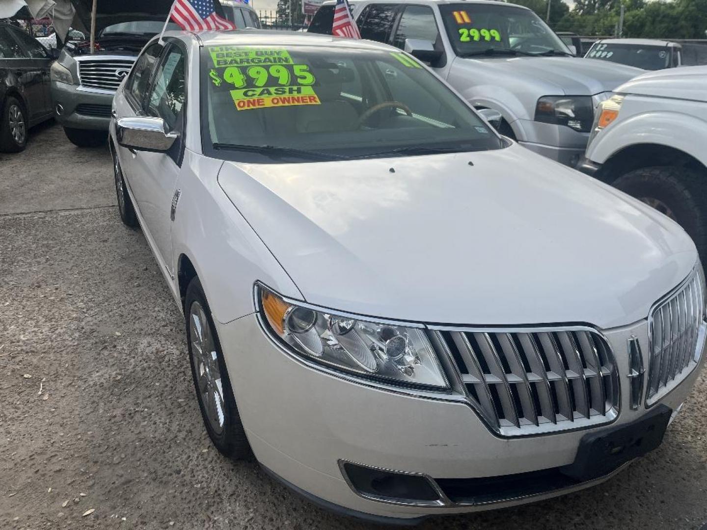 2011 WHITE LINCOLN MKZ HYBRID Sedan (3LNDL2L32BR) with an 2.5L L4 DOHC 16V HYBRID engine, AUTOMATIC transmission, located at 2303 West Mt. Houston, Houston, 77038, (281) 507-3956, 29.771597, -95.339569 - Photo#1