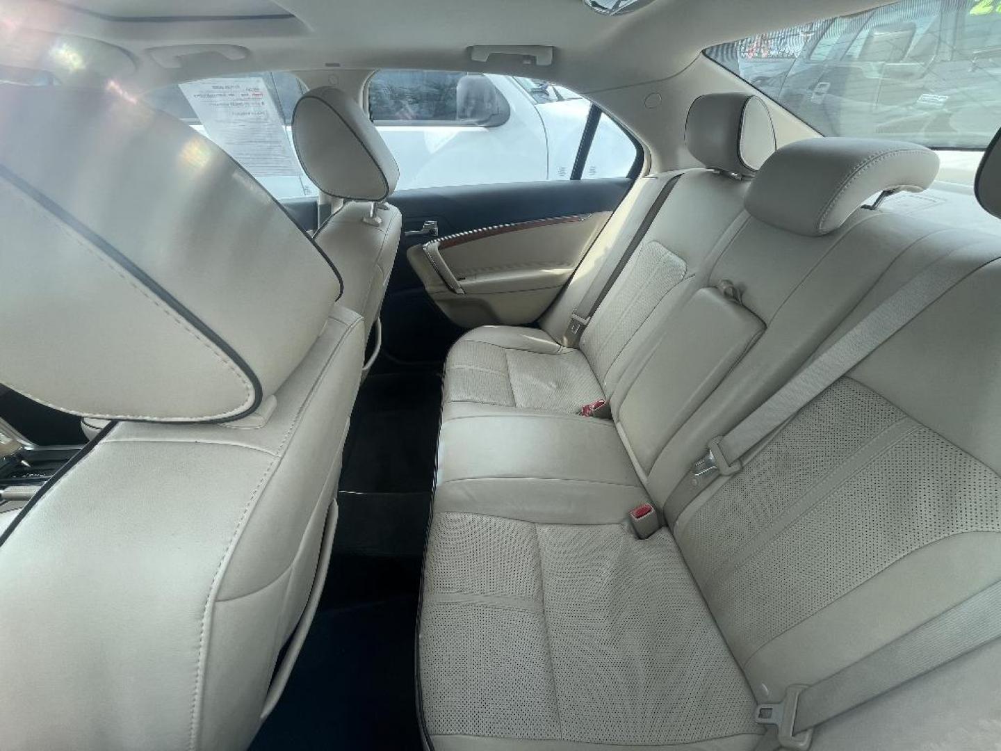 2011 WHITE LINCOLN MKZ HYBRID Sedan (3LNDL2L32BR) with an 2.5L L4 DOHC 16V HYBRID engine, AUTOMATIC transmission, located at 2303 West Mt. Houston, Houston, 77038, (281) 507-3956, 29.771597, -95.339569 - Photo#3