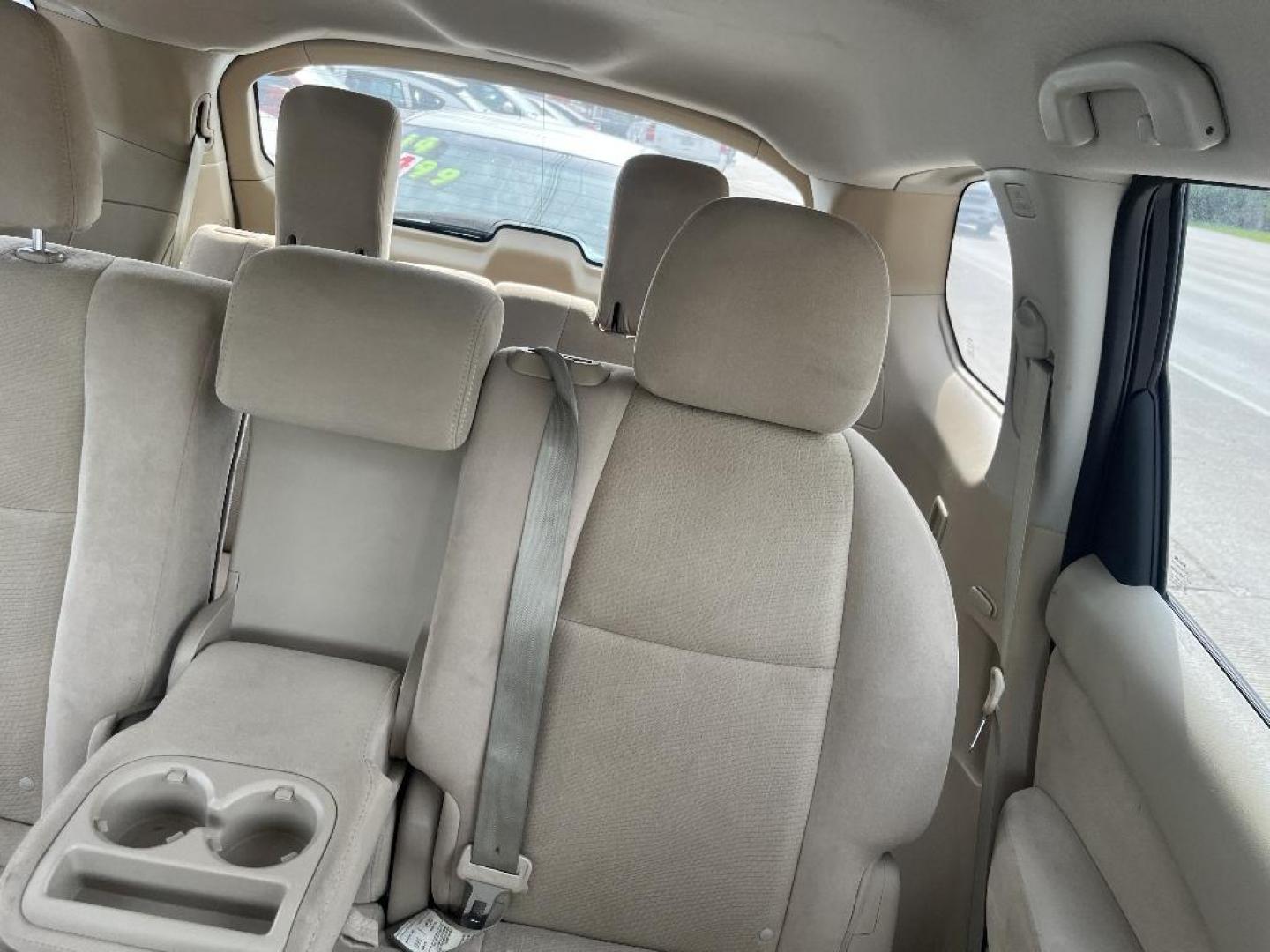 2014 WHITE NISSAN PATHFINDER S 2WD (5N1AR2MN5EC) with an 3.5L V6 DOHC 24V engine, AUTOMATIC transmission, located at 2303 West Mt. Houston, Houston, 77038, (281) 507-3956, 29.771597, -95.339569 - Photo#5