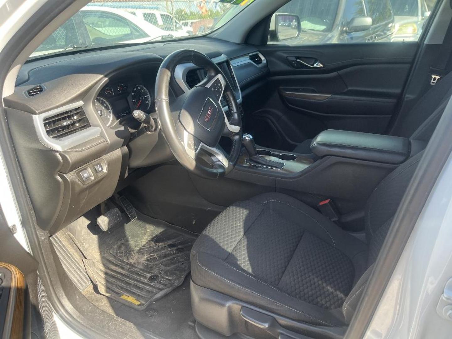 2019 WHITE GMC ACADIA SLE-1 FWD (1GKKNKLA1KZ) with an 2.5L L4 DOHC 16V engine, AUTOMATIC transmission, located at 2303 West Mt. Houston, Houston, 77038, (281) 507-3956, 29.771597, -95.339569 - Photo#1