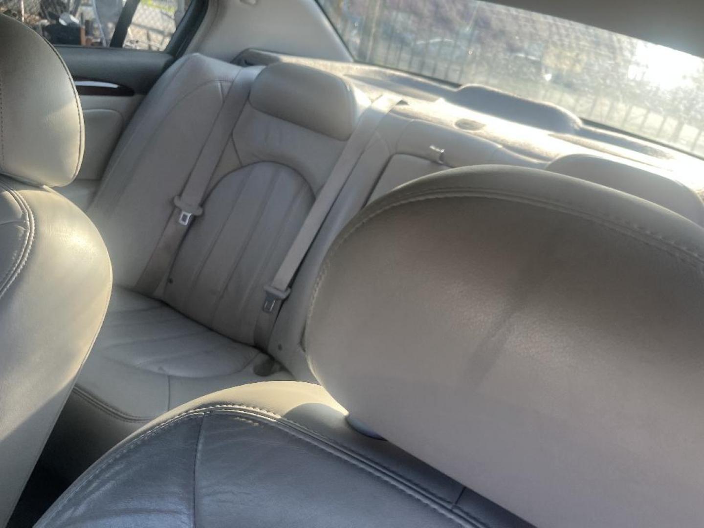 2007 BROWN BUICK LUCERNE CXL V6 (1G4HD572X7U) with an 3.8L V6 OHV 12V engine, AUTOMATIC transmission, located at 2303 West Mt. Houston, Houston, 77038, (281) 507-3956, 29.771597, -95.339569 - Photo#4