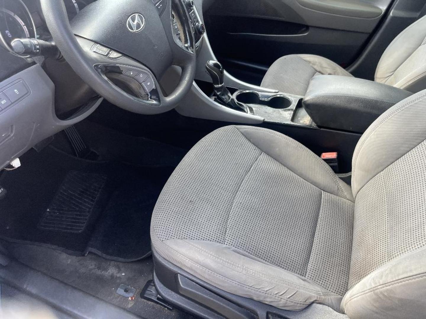 2012 GRAY HYUNDAI SONATA GLS Manual (5NPEB4AC3CH) with an 2.4L L4 DOHC 16V engine, AUTOMATIC transmission, located at 2303 West Mt. Houston, Houston, 77038, (281) 507-3956, 29.771597, -95.339569- Photo#1