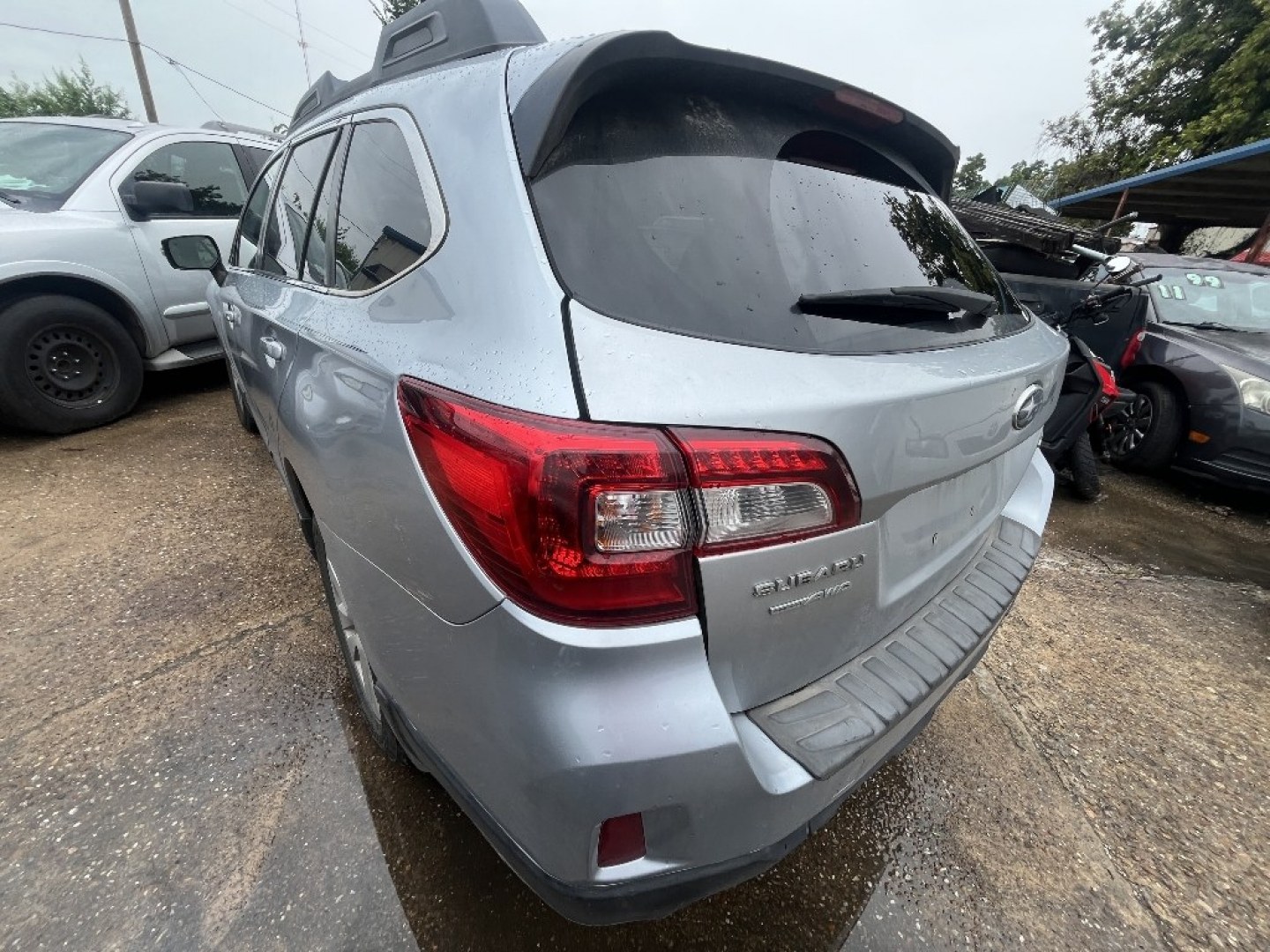 2016 GRAY SUBARU OUTBACK 2.5i Premium (4S4BSBFC5G3) with an 2.5L H4 DOHC 16V engine, AUTOMATIC transmission, located at 2303 West Mt. Houston, Houston, 77038, (281) 507-3956, 29.771597, -95.339569- Photo#2