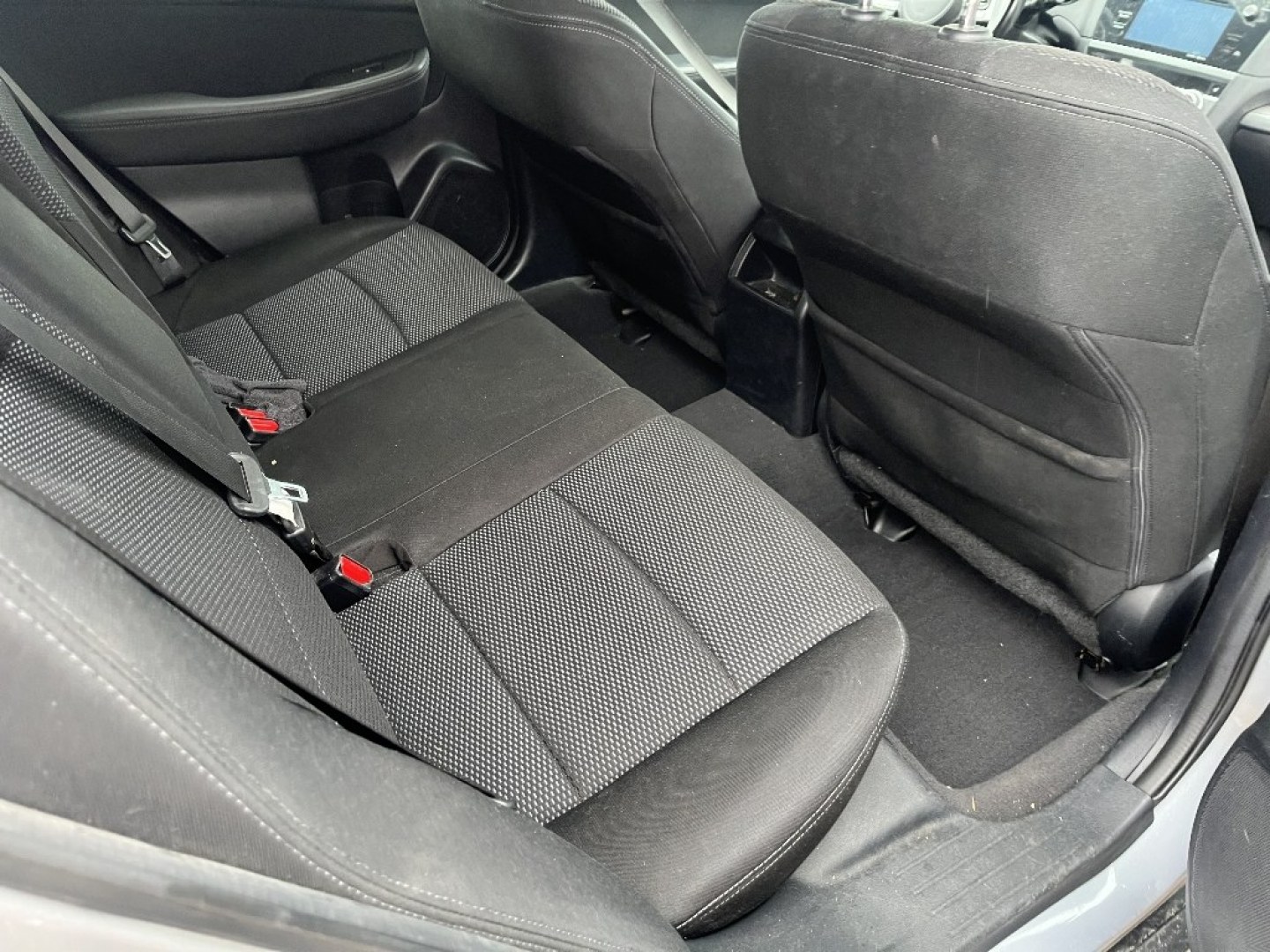 2016 GRAY SUBARU OUTBACK 2.5i Premium (4S4BSBFC5G3) with an 2.5L H4 DOHC 16V engine, AUTOMATIC transmission, located at 2303 West Mt. Houston, Houston, 77038, (281) 507-3956, 29.771597, -95.339569- Photo#5
