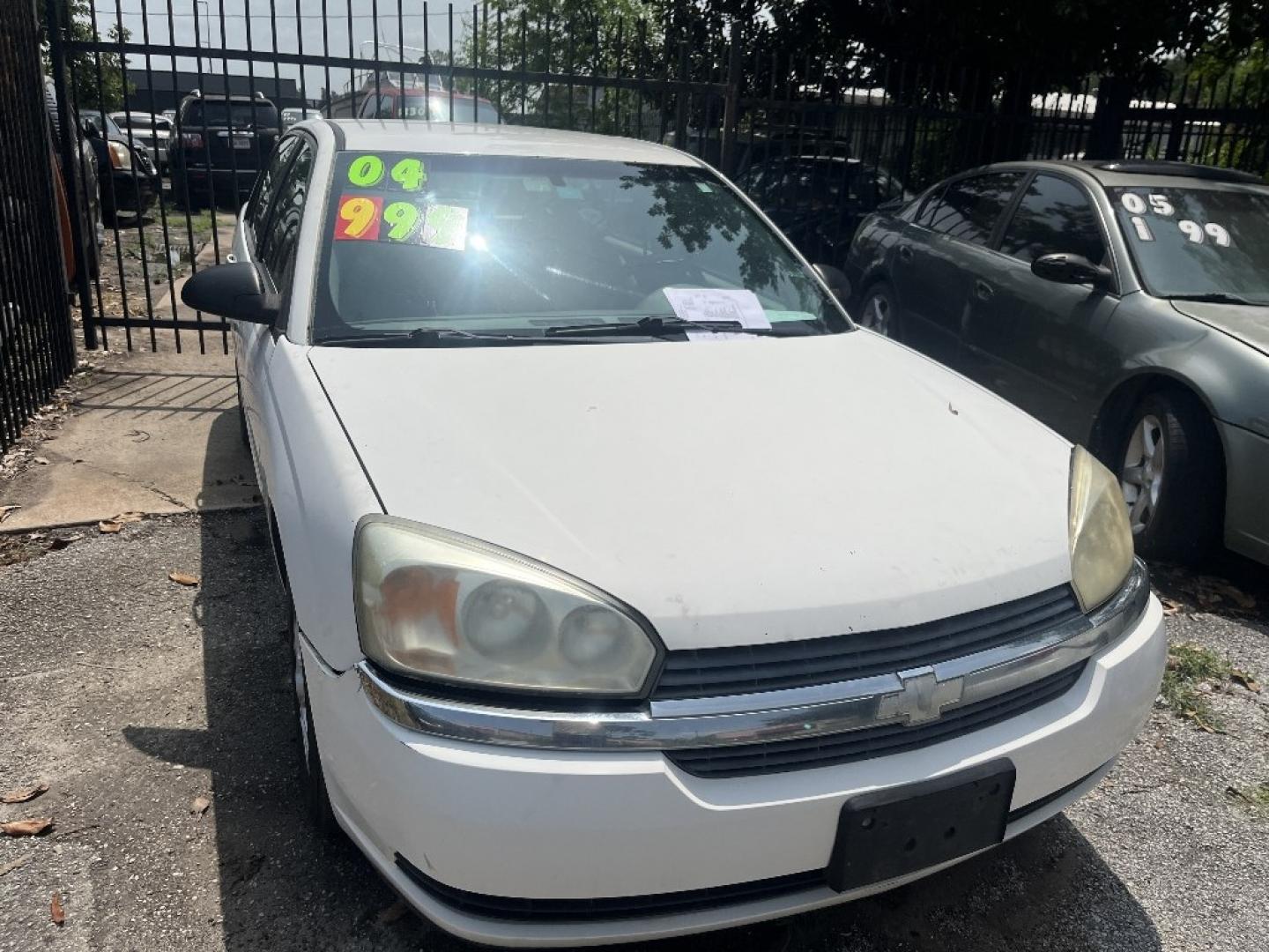 2004 WHITE /TAN CHEVROLET MALIBU LS (1G1ZT52864F) with an 3.5L V6 OHV 12V engine, AUTOMATIC transmission, located at 2303 West Mt. Houston, Houston, 77038, (281) 507-3956, 29.771597, -95.339569- Photo#2