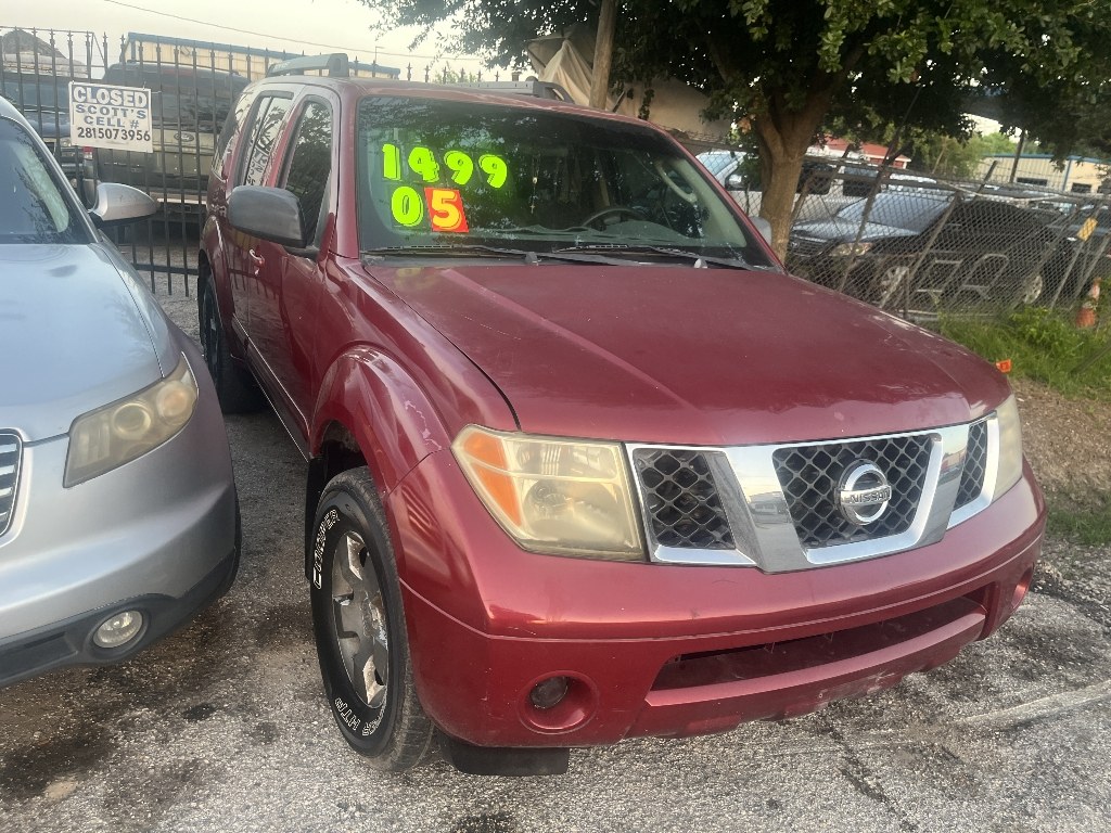 photo of 2005 NISSAN PATHFINDER XE 2WD