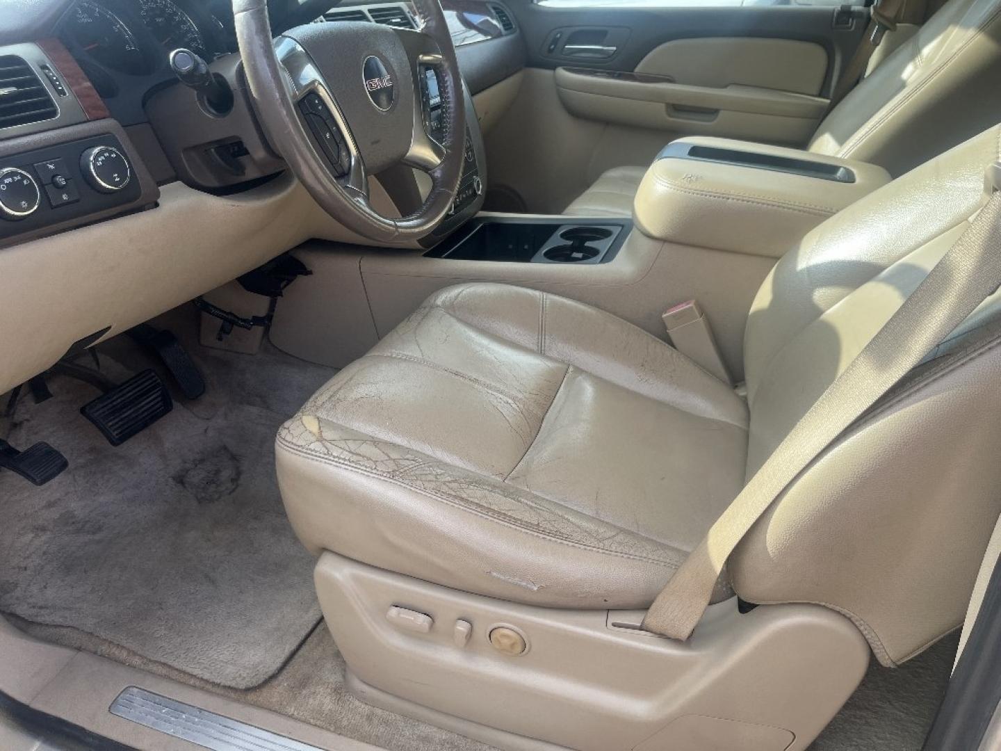 2007 BROWN /BROWN GMC YUKON XL SLE-1 3/4 Ton 4WD (1GKGK26K47R) with an 6.0L V8 OHV 16V engine, AUTOMATIC transmission, located at 2303 West Mt. Houston, Houston, 77038, (281) 507-3956, 29.771597, -95.339569- Photo#4