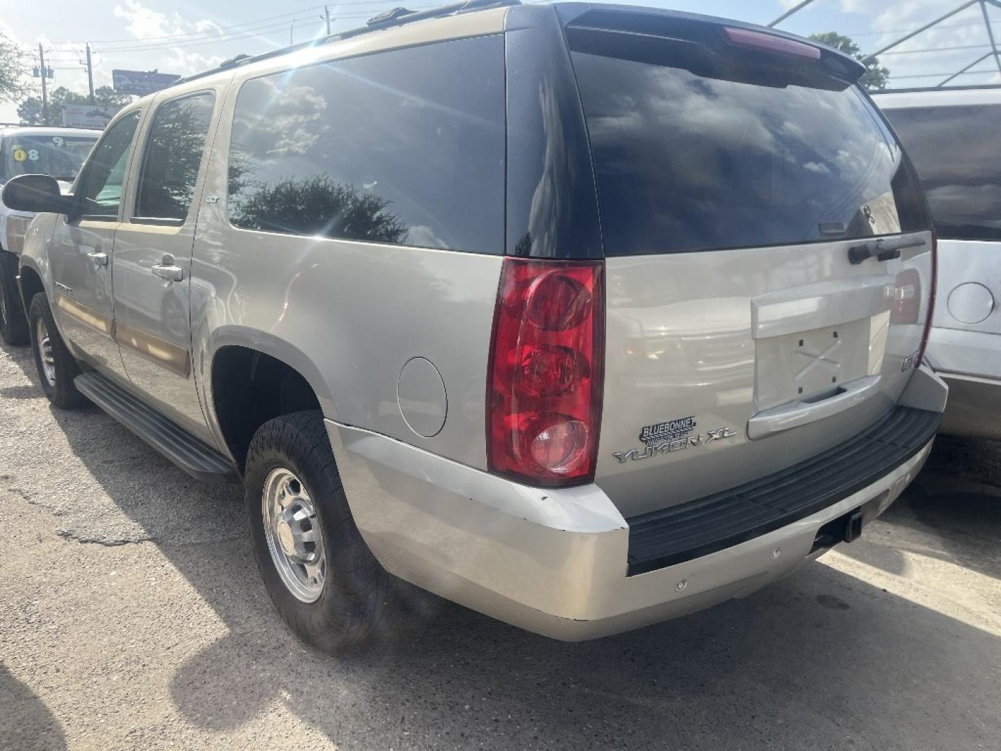 2007 BROWN /BROWN GMC YUKON XL SLE-1 3/4 Ton 4WD (1GKGK26K47R) with an 6.0L V8 OHV 16V engine, AUTOMATIC transmission, located at 2303 West Mt. Houston, Houston, 77038, (281) 507-3956, 29.771597, -95.339569- Photo#6