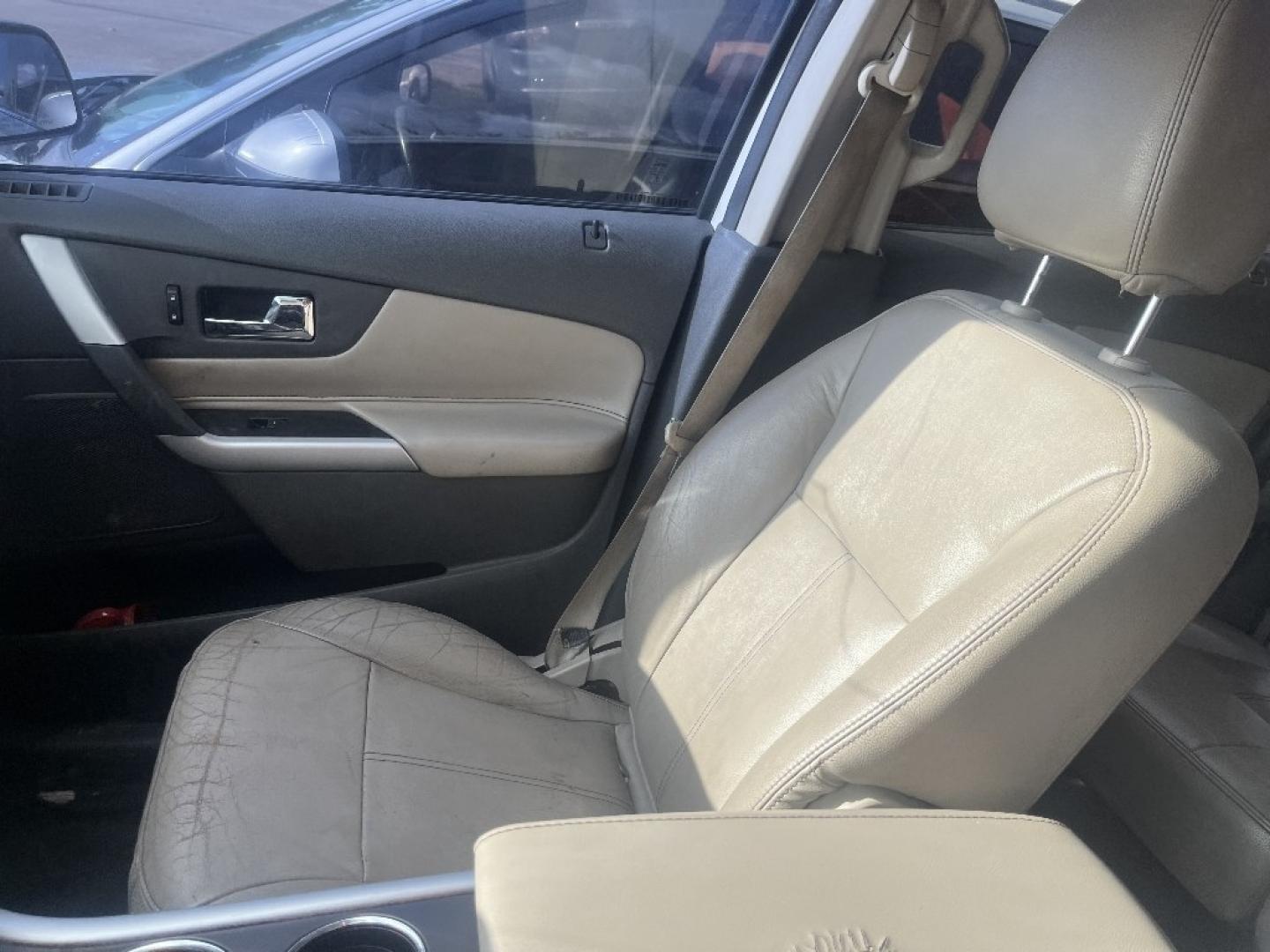 2014 WHITE /BROWN FORD EDGE SEL FWD (2FMDK3JC9EB) with an 3.5L V6 DOHC 24V engine, AUTOMATIC transmission, located at 2303 West Mt. Houston, Houston, 77038, (281) 507-3956, 29.771597, -95.339569- Photo#4