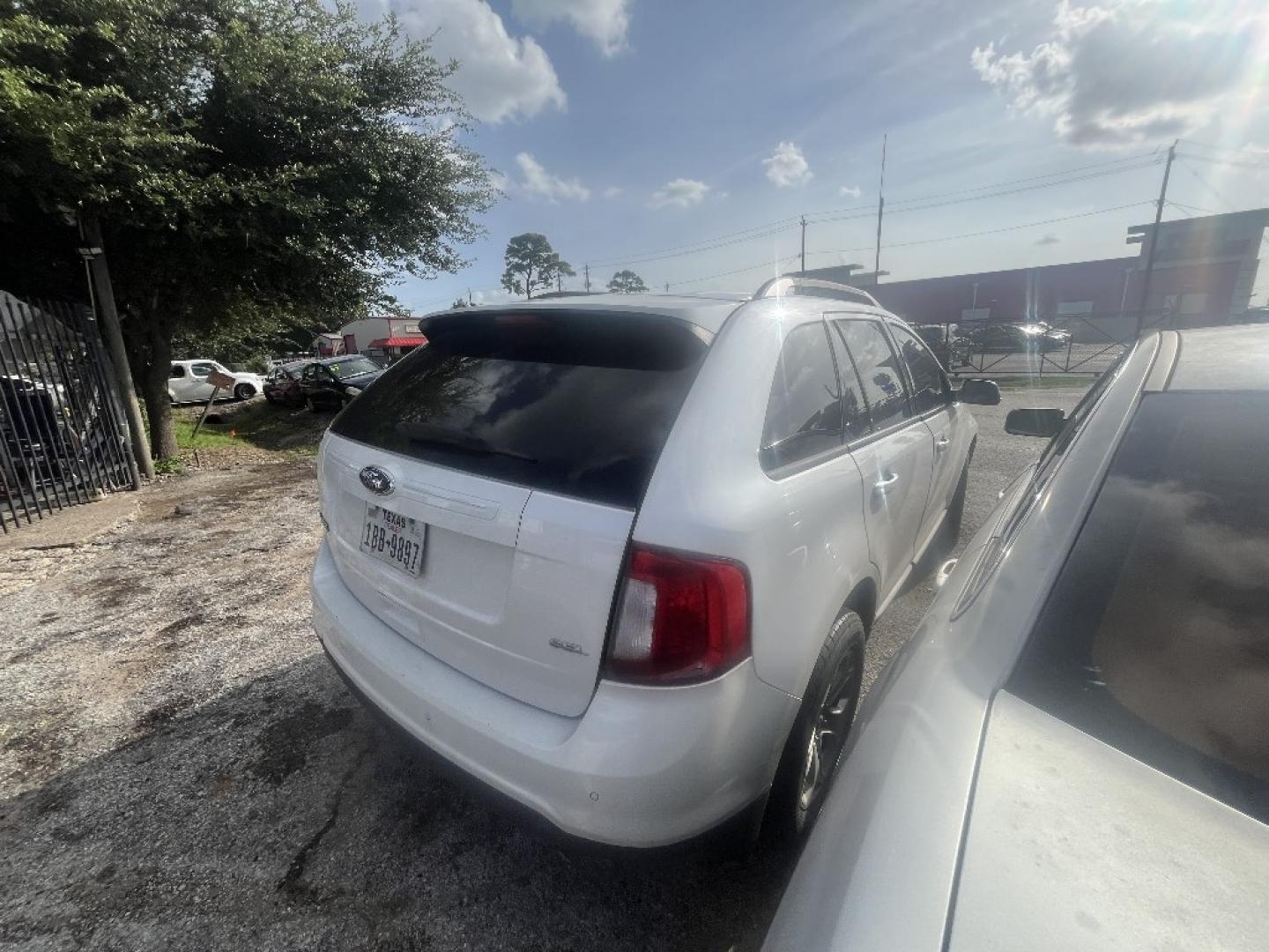 2014 WHITE /BROWN FORD EDGE SEL FWD (2FMDK3JC9EB) with an 3.5L V6 DOHC 24V engine, AUTOMATIC transmission, located at 2303 West Mt. Houston, Houston, 77038, (281) 507-3956, 29.771597, -95.339569- Photo#6