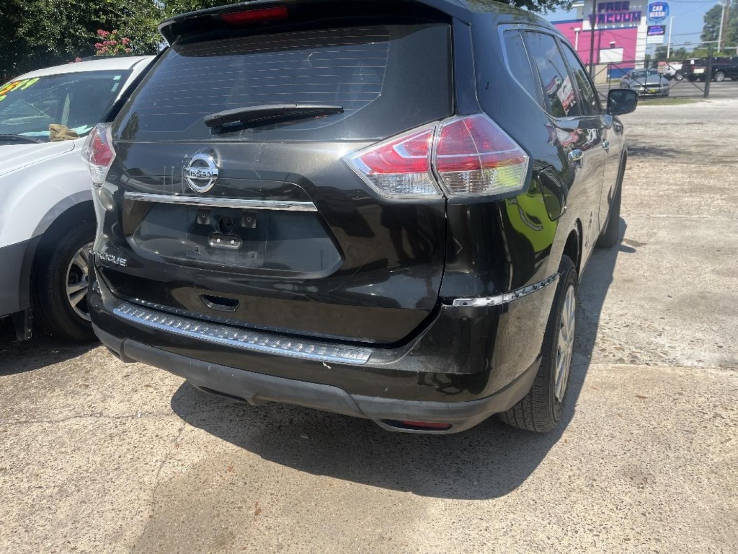 2015 BLACK NISSAN ROGUE S 2WD (KNMAT2MT8FP) with an 2.5L L4 DOHC 16V engine, AUTOMATIC transmission, located at 2303 West Mt. Houston, Houston, 77038, (281) 507-3956, 29.771597, -95.339569- Photo#1