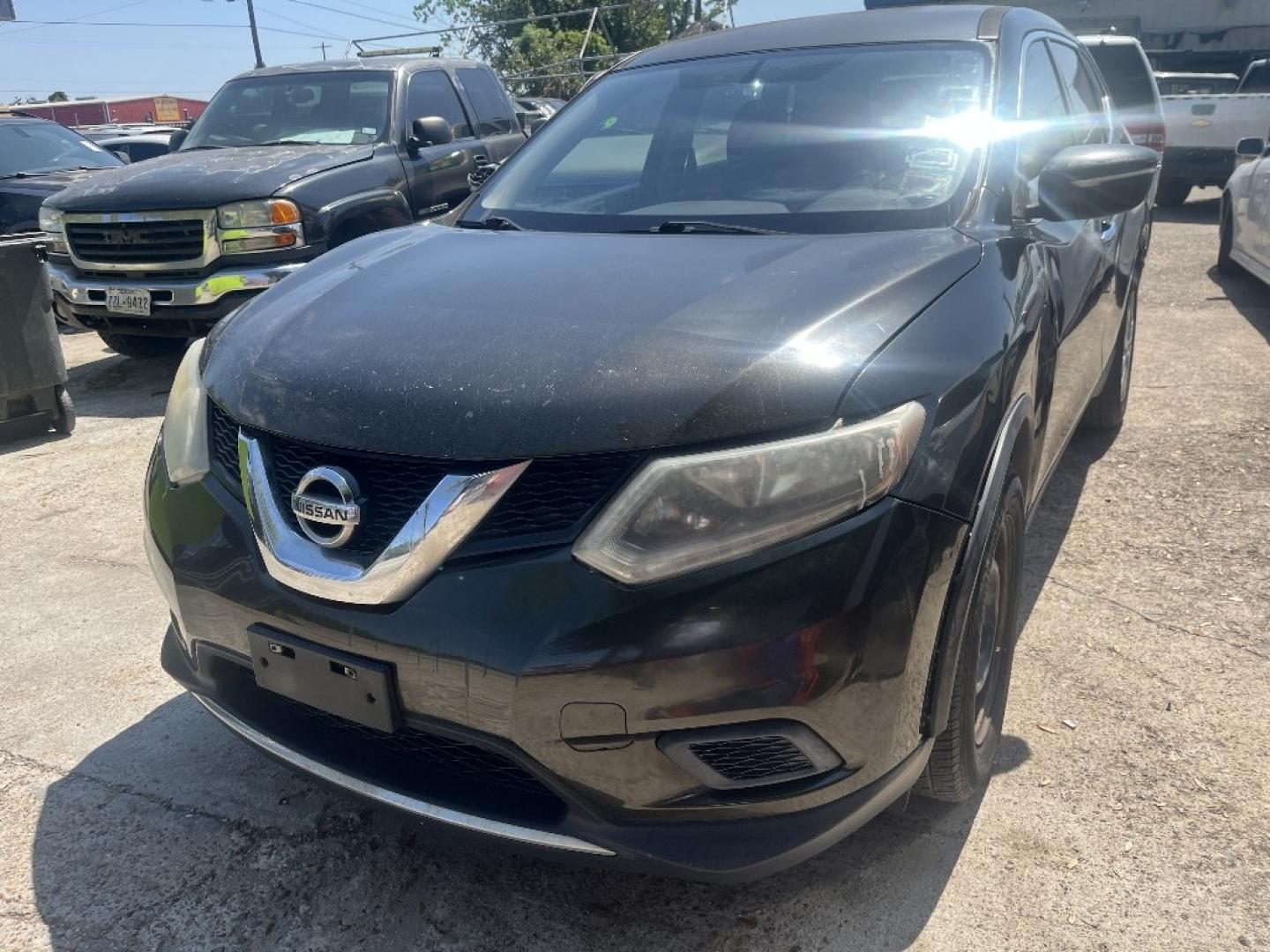 2015 BLACK NISSAN ROGUE S 2WD (KNMAT2MT8FP) with an 2.5L L4 DOHC 16V engine, AUTOMATIC transmission, located at 2303 West Mt. Houston, Houston, 77038, (281) 507-3956, 29.771597, -95.339569- Photo#3