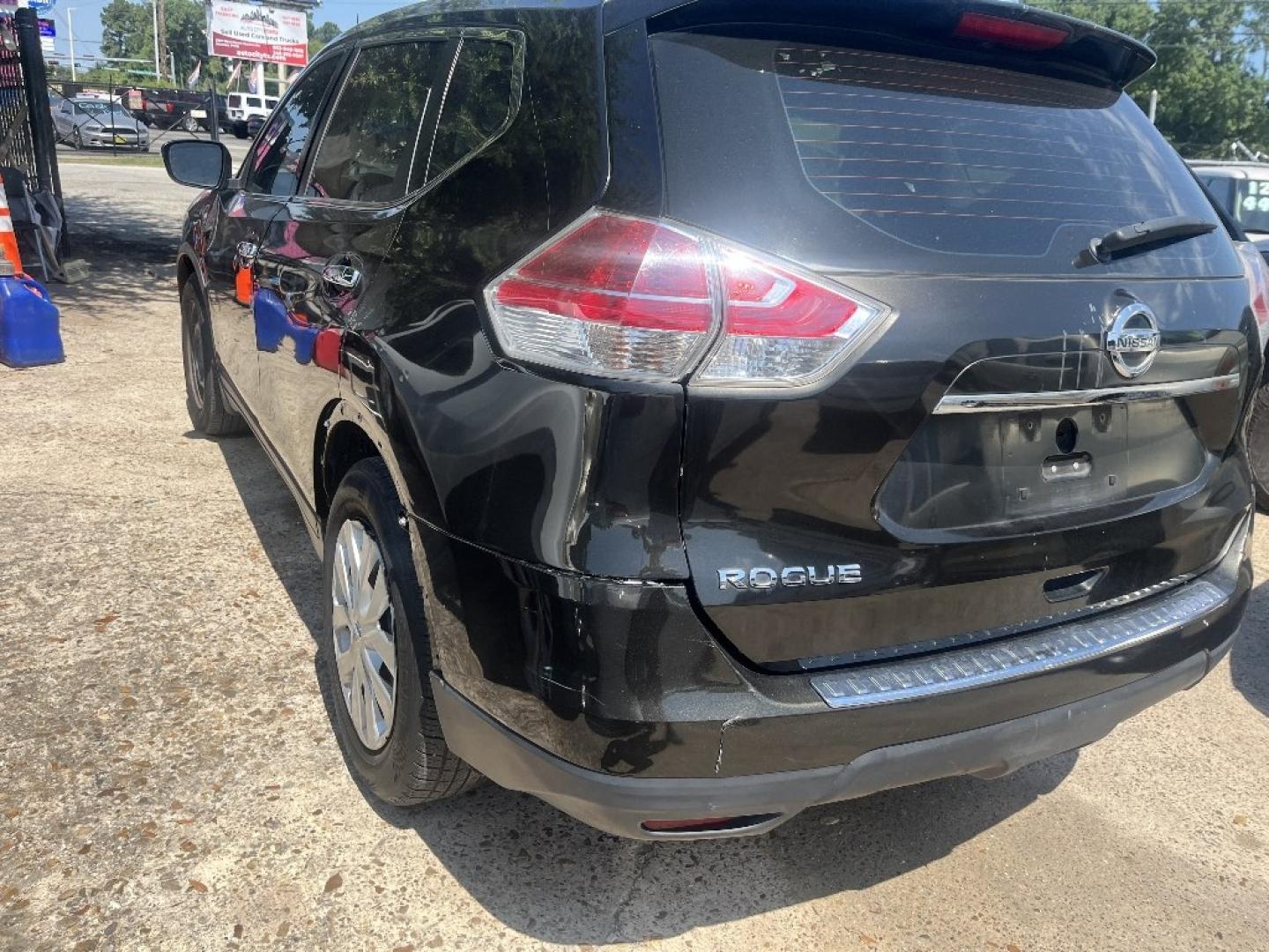 2015 BLACK NISSAN ROGUE S 2WD (KNMAT2MT8FP) with an 2.5L L4 DOHC 16V engine, AUTOMATIC transmission, located at 2303 West Mt. Houston, Houston, 77038, (281) 507-3956, 29.771597, -95.339569- Photo#6