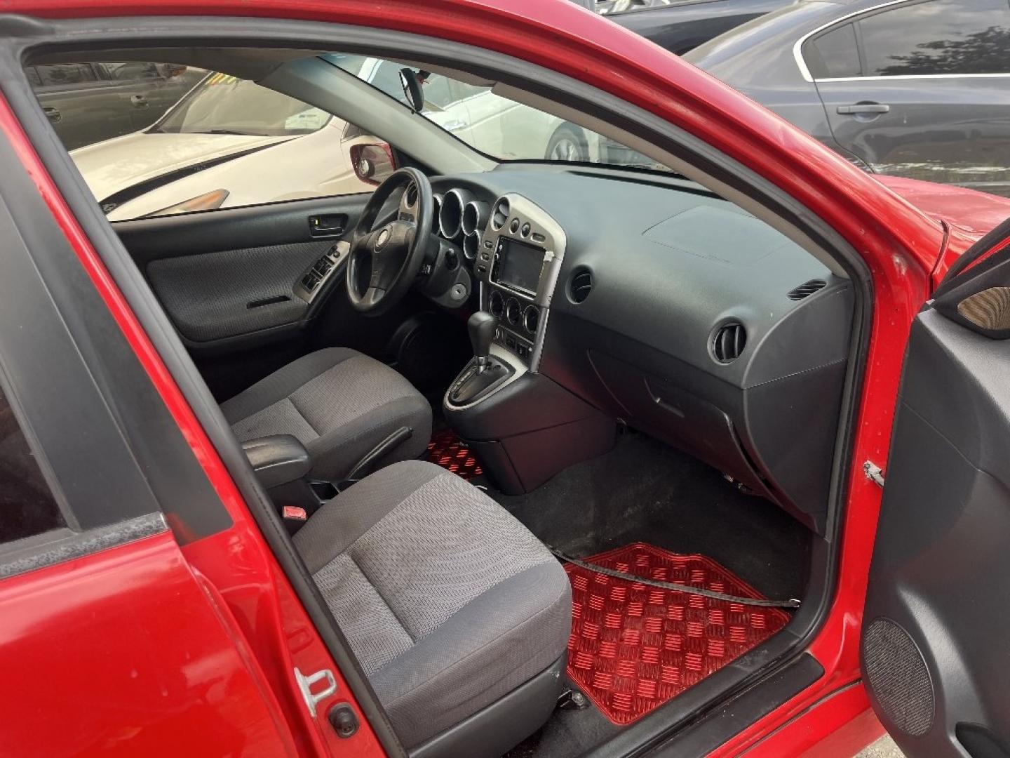 2006 RED /BROWN PONTIAC VIBE Base (5Y2SL65866Z) with an 1.8L L4 DOHC 16V engine, AUTOMATIC transmission, located at 2303 West Mt. Houston, Houston, 77038, (281) 507-3956, 29.771597, -95.339569- Photo#5