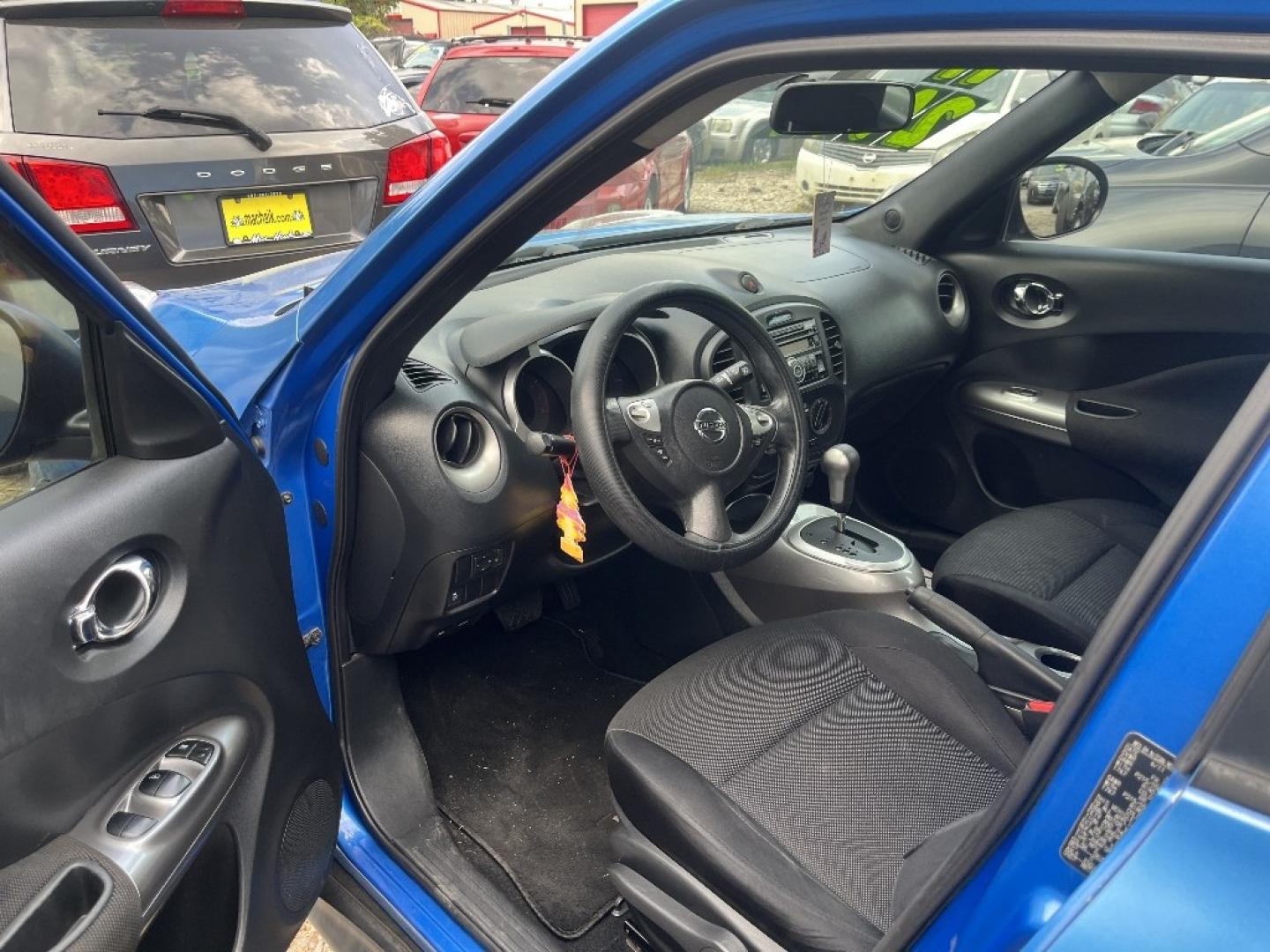 2011 BLUE /BLACK NISSAN JUKE S FWD (JN8AF5MR3BT) with an 1.6L L4 DOHC 16V TURBO engine, AUTOMATIC transmission, located at 2303 West Mt. Houston, Houston, 77038, (281) 507-3956, 29.771597, -95.339569- Photo#1