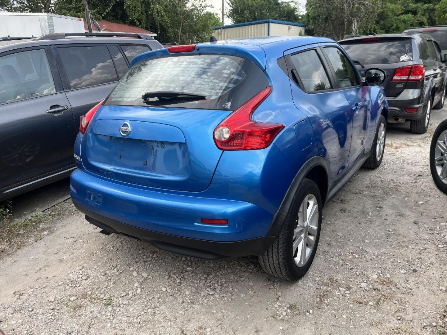 2011 BLUE /BLACK NISSAN JUKE S FWD (JN8AF5MR3BT) with an 1.6L L4 DOHC 16V TURBO engine, AUTOMATIC transmission, located at 2303 West Mt. Houston, Houston, 77038, (281) 507-3956, 29.771597, -95.339569- Photo#3