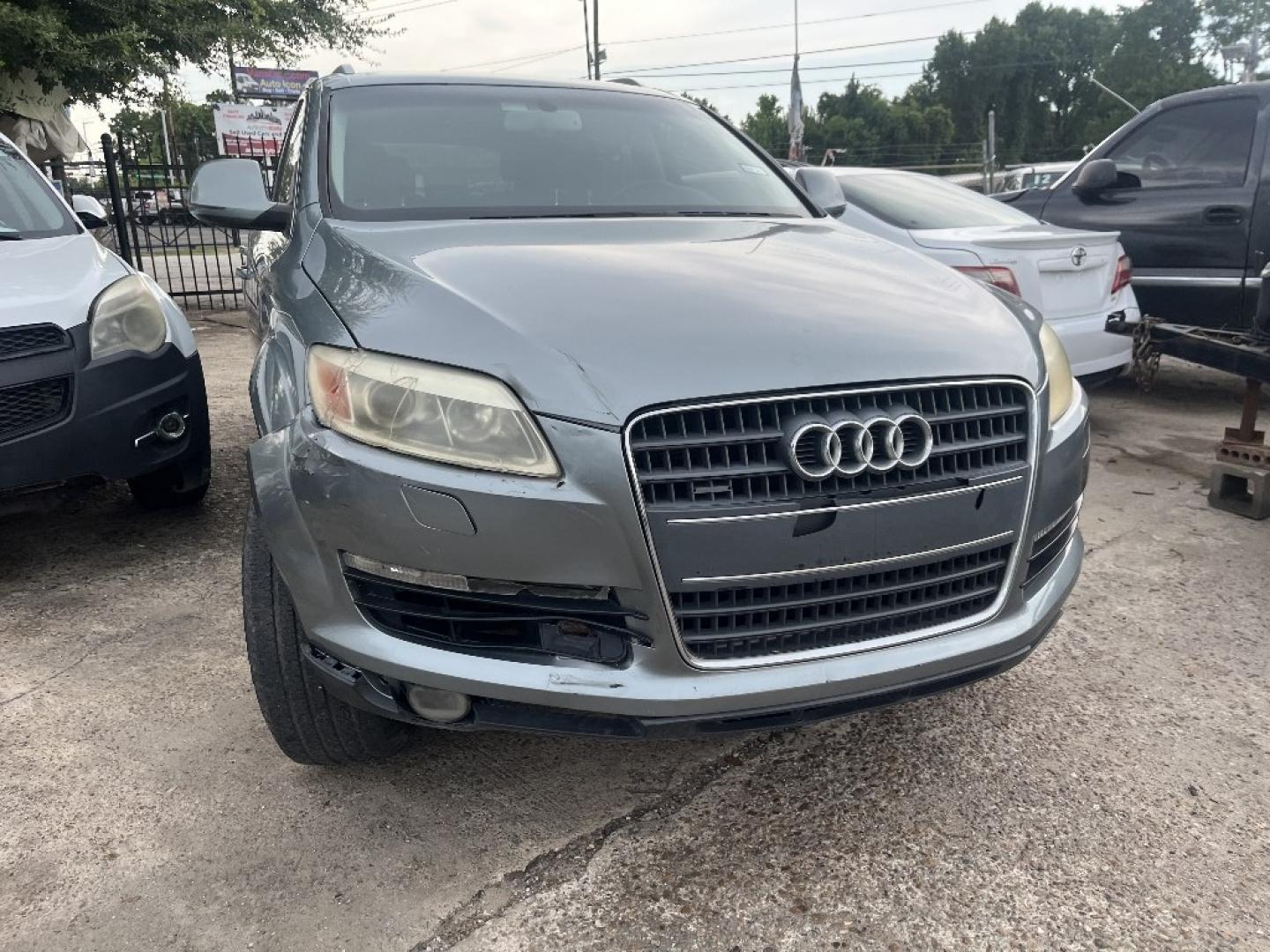 2007 SILVER /BLACK AUDI Q7 3.6 quattro Premium (WA1BY74L27D) with an 3.6L V6 DOHC 24V engine, AUTOMATIC transmission, located at 2303 West Mt. Houston, Houston, 77038, (281) 507-3956, 29.771597, -95.339569- Photo#0