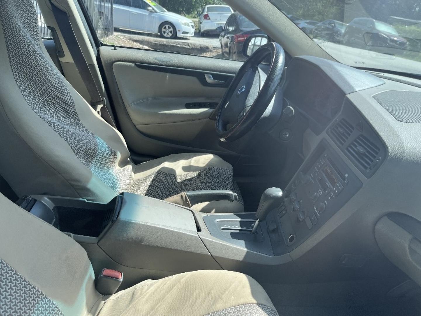2002 GRAY /GRAY VOLVO S60 2.4M (YV1RS61R522) with an 2.4L L5 DOHC 20V engine, AUTOMATIC transmission, located at 2303 West Mt. Houston, Houston, 77038, (281) 507-3956, 29.771597, -95.339569- Photo#1