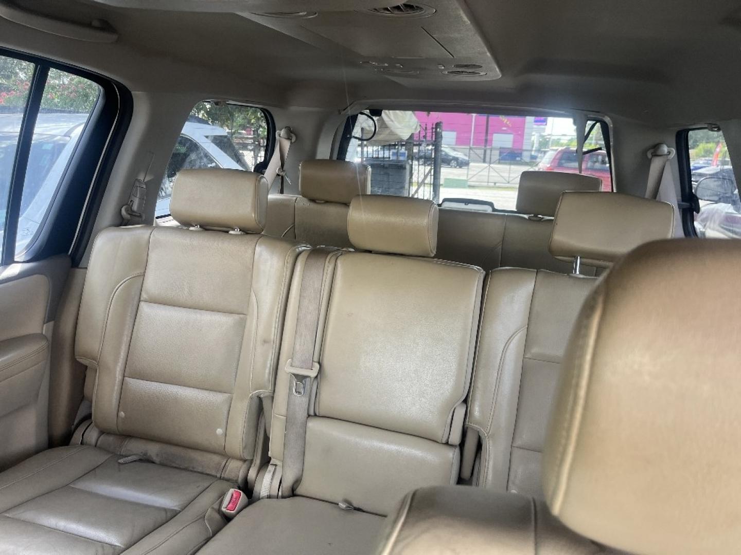 2011 WHITE /GRAY NISSAN ARMADA SL 2WD (5N1BA0ND4BN) with an 5.6L V8 DOHC 32V FFV engine, AUTOMATIC transmission, located at 2303 West Mt. Houston, Houston, 77038, (281) 507-3956, 29.771597, -95.339569- Photo#3