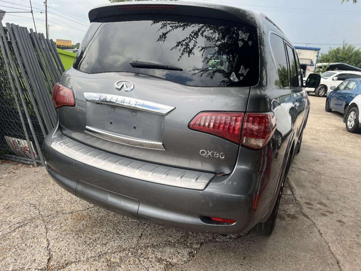 2015 GRAY /GRAY INFINITI QX80 2WD (JN8AZ2NFXF9) with an 5.6L V8 DOHC 32V engine, AUTOMATIC transmission, located at 2303 West Mt. Houston, Houston, 77038, (281) 507-3956, 29.771597, -95.339569- Photo#2