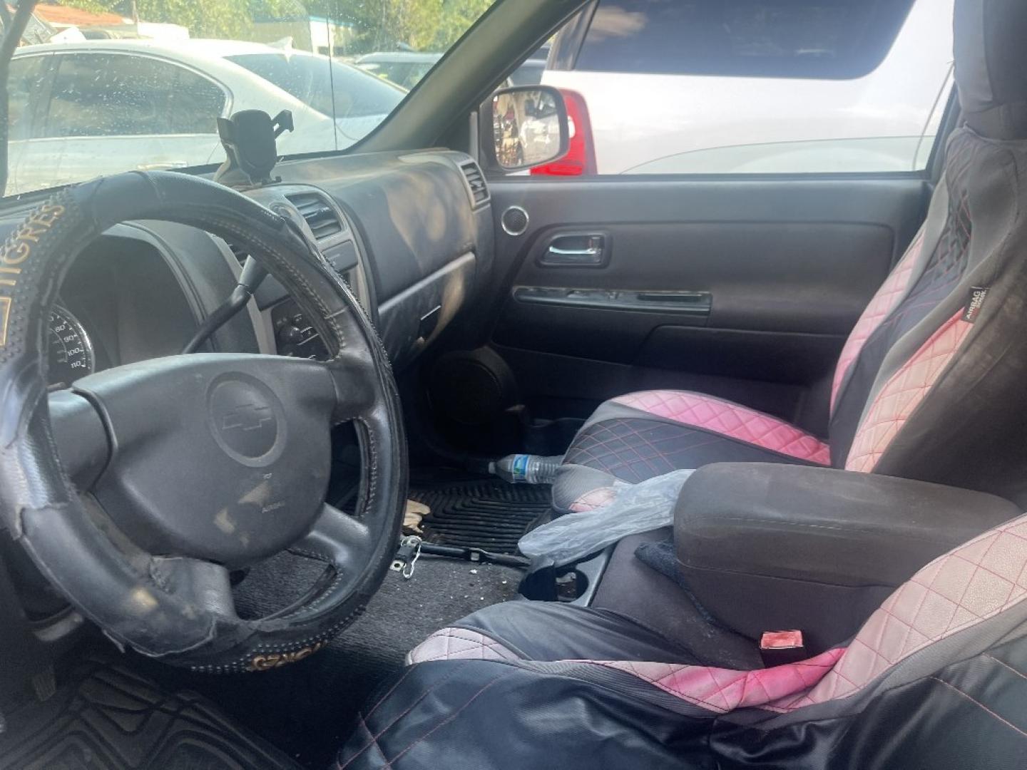 2012 WHITE /BLACK CHEVROLET COLORADO Work Truck 2WD (1GCCSBF90C8) with an 2.9L L4 DOHC 16V engine, AUTOMATIC transmission, located at 2303 West Mt. Houston, Houston, 77038, (281) 507-3956, 29.771597, -95.339569- Photo#3