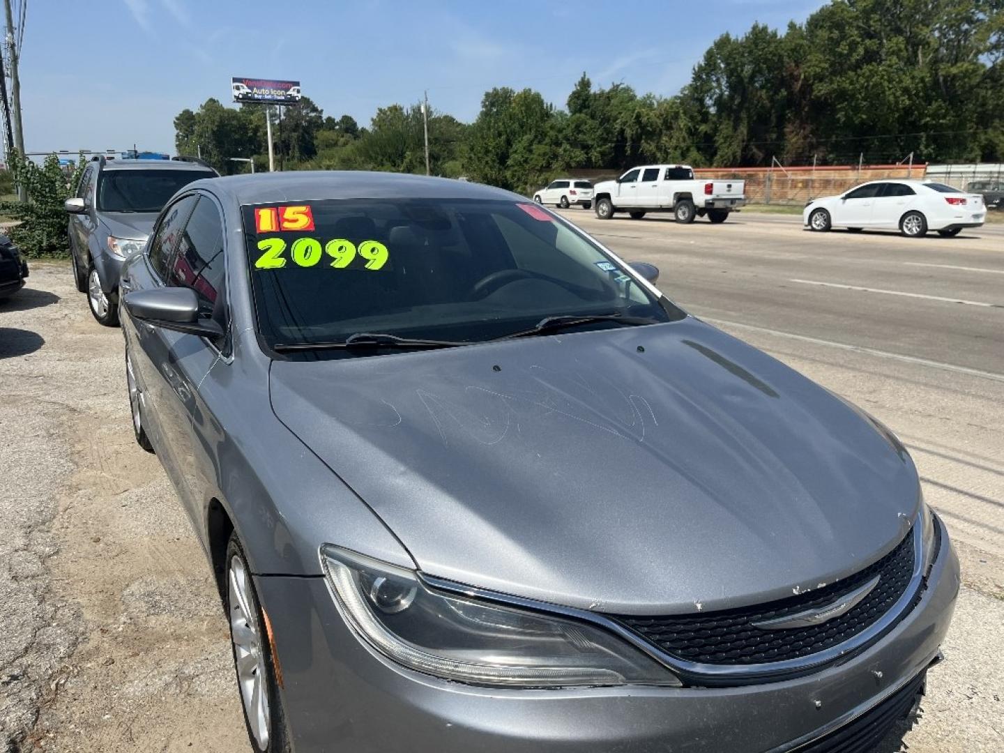 2015 GRAY /GRAY CHRYSLER 200 Limited (1C3CCCAB0FN) with an 2.4L L4 DOHC 16V engine, AUTOMATIC transmission, located at 2303 West Mt. Houston, Houston, 77038, (281) 507-3956, 29.771597, -95.339569- Photo#0