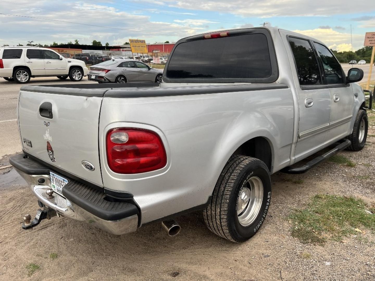 2003 GRAY FORD F-150 XLT SuperCrew 2WD (1FTRW07L83K) with an 5.4L V8 SOHC 16V engine, AUTOMATIC transmission, located at 2303 West Mt. Houston, Houston, 77038, (281) 507-3956, 29.771597, -95.339569- Photo#4