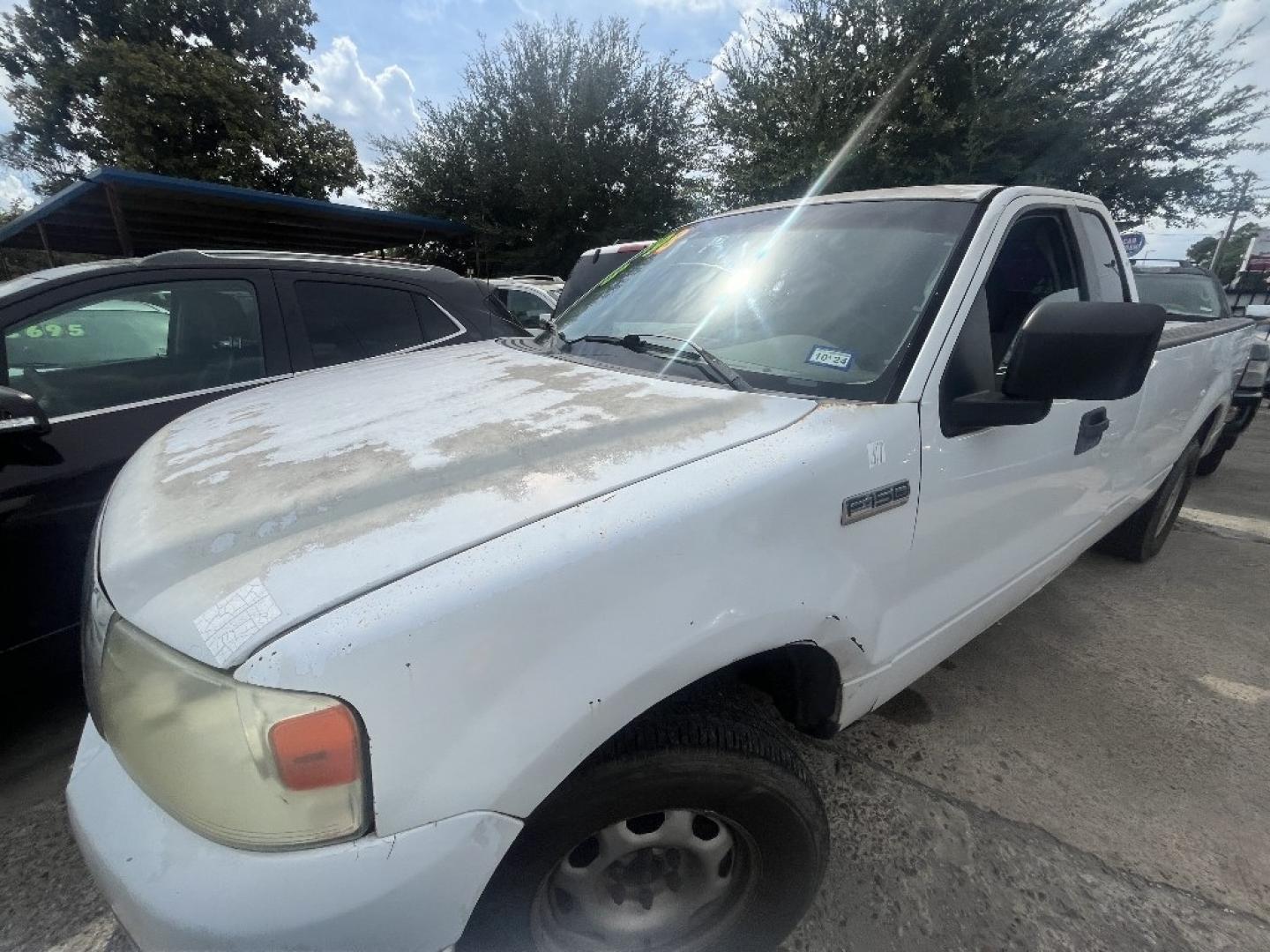 2008 WHITE /BLACK FORD F-150 XL 2WD (1FTRF12258K) with an 4.2L V6 OHV 12V engine, AUTOMATIC transmission, located at 2303 West Mt. Houston, Houston, 77038, (281) 507-3956, 29.771597, -95.339569- Photo#0
