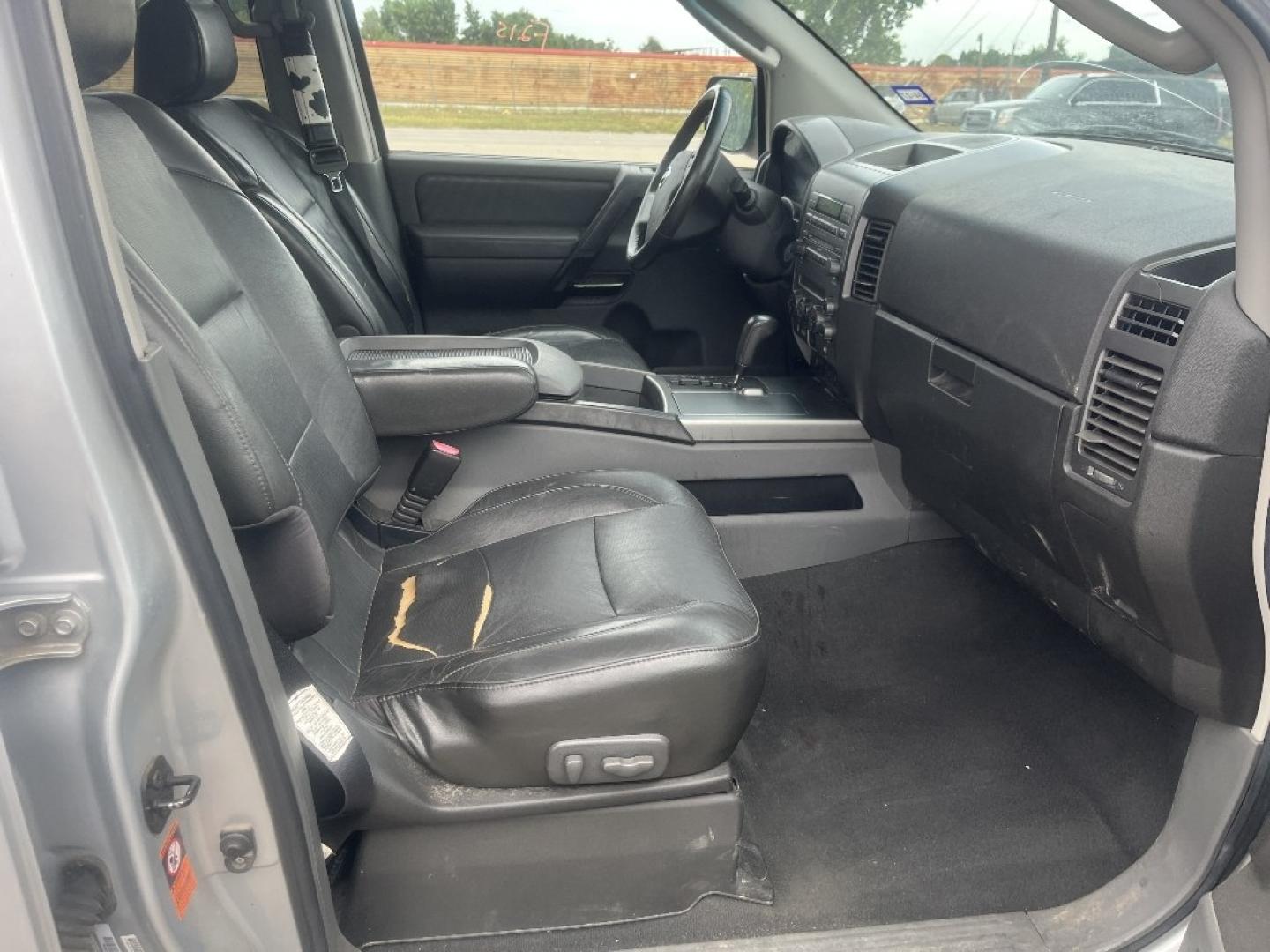 2007 GRAY /GRAY NISSAN ARMADA LE 2WD (5N1BA08A37N) with an 5.6L V8 DOHC 32V FFV engine, 5-SPEED AUTOMATIC transmission, located at 2303 West Mt. Houston, Houston, 77038, (281) 507-3956, 29.771597, -95.339569- Photo#2