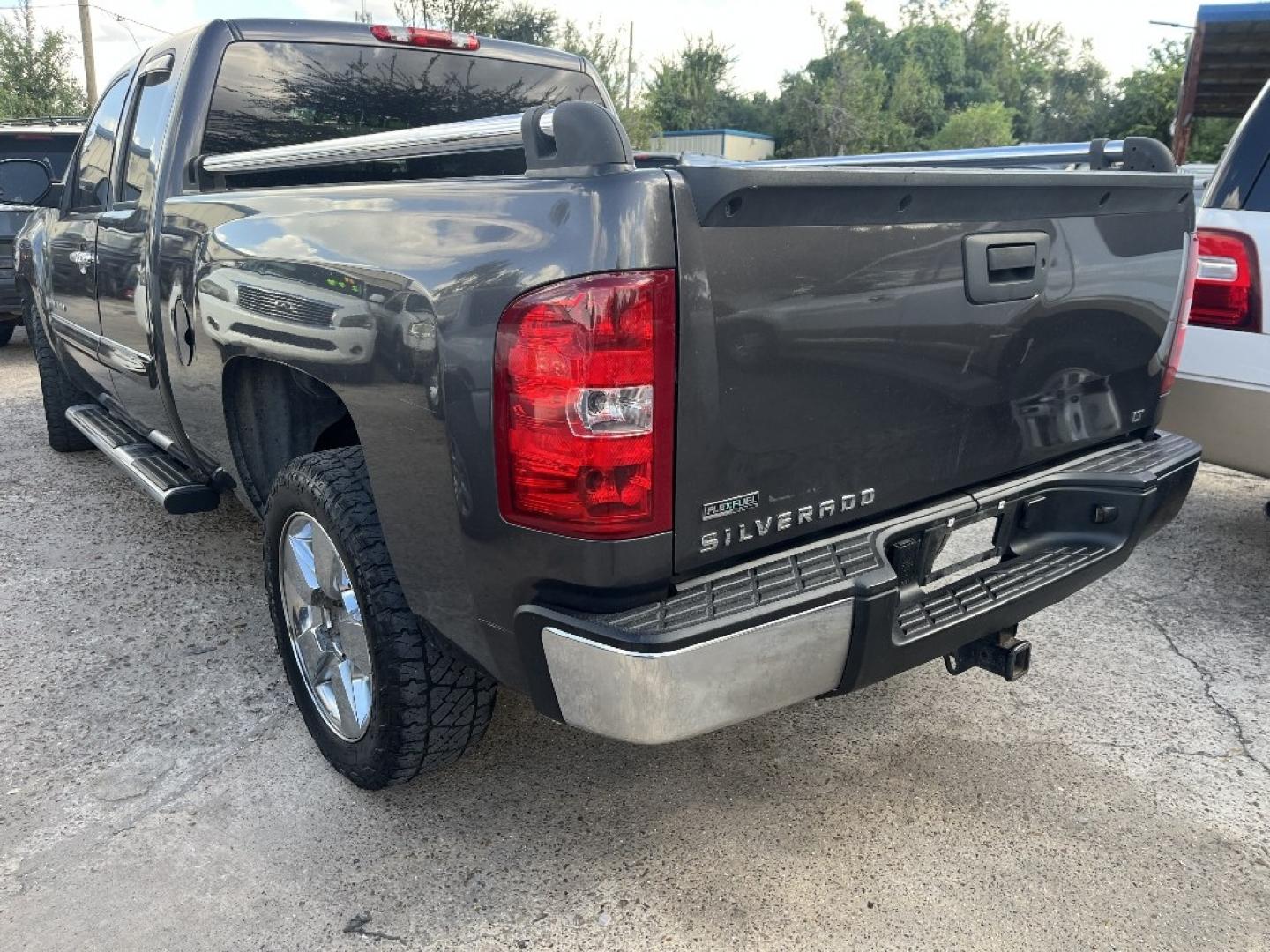 2011 GRAY /GRAY CHEVROLET SILVERADO 1500 LT Ext. Cab 2WD (1GCRCSE0XBZ) with an 5.3L V8 OHV 16V FFV engine, AUTOMATIC transmission, located at 2303 West Mt. Houston, Houston, 77038, (281) 507-3956, 29.771597, -95.339569- Photo#3