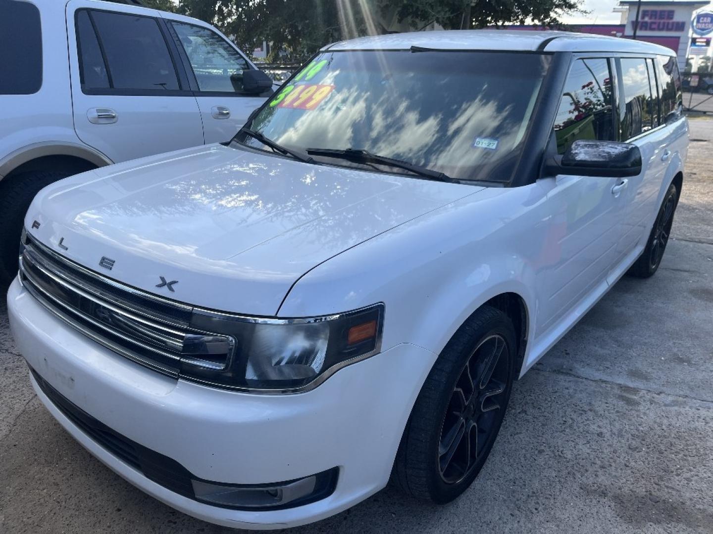 2014 WHITE /BLACK FORD FLEX SEL FWD (2FMGK5C83EB) with an 3.5L V6 DOHC 24V engine, AUTOMATIC transmission, located at 2303 West Mt. Houston, Houston, 77038, (281) 507-3956, 29.771597, -95.339569- Photo#0